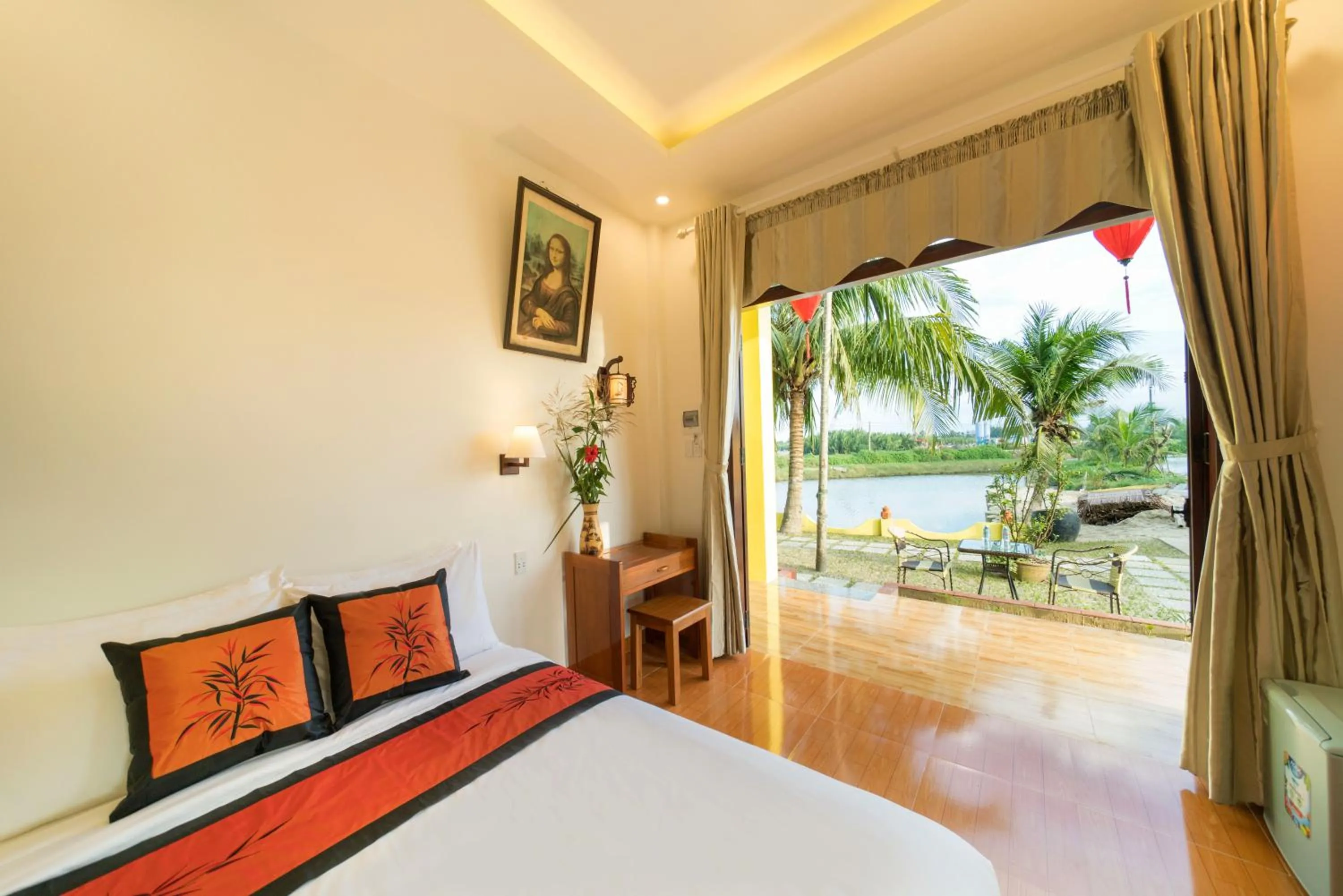 Bed in Lakeview Villa Homestay