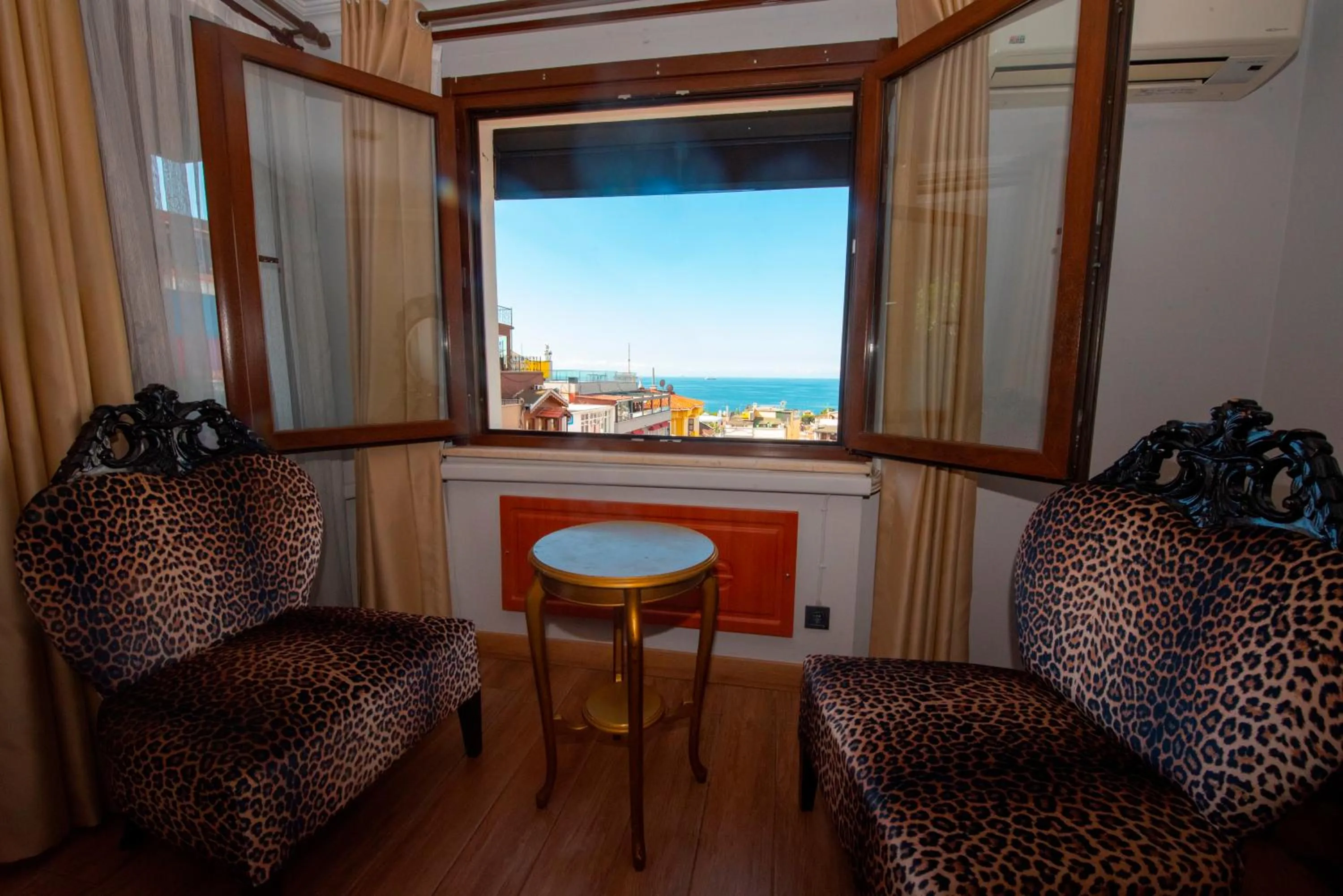 Sea view in Hotel Daphne