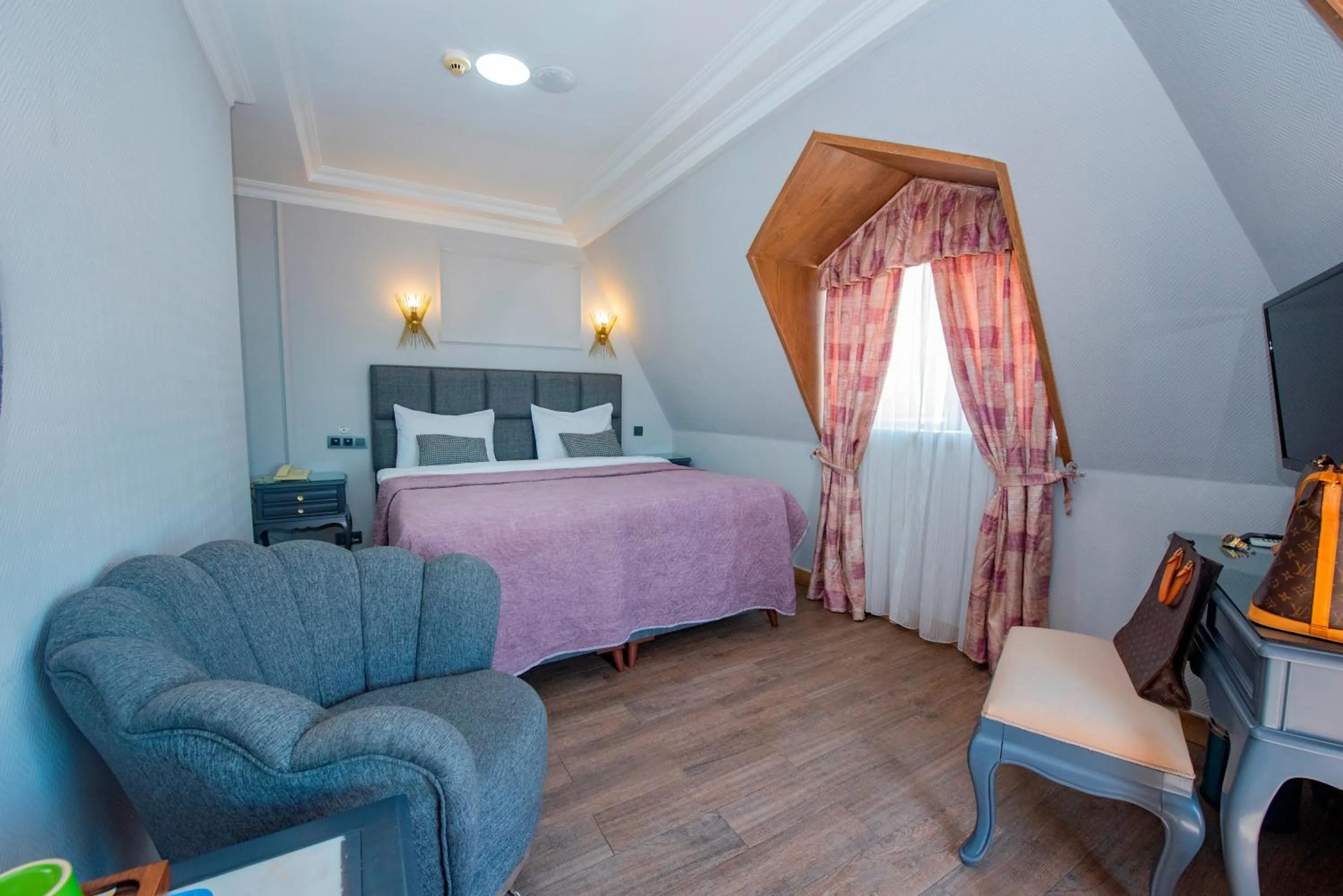 Bedroom, Bed in Hotel Daphne