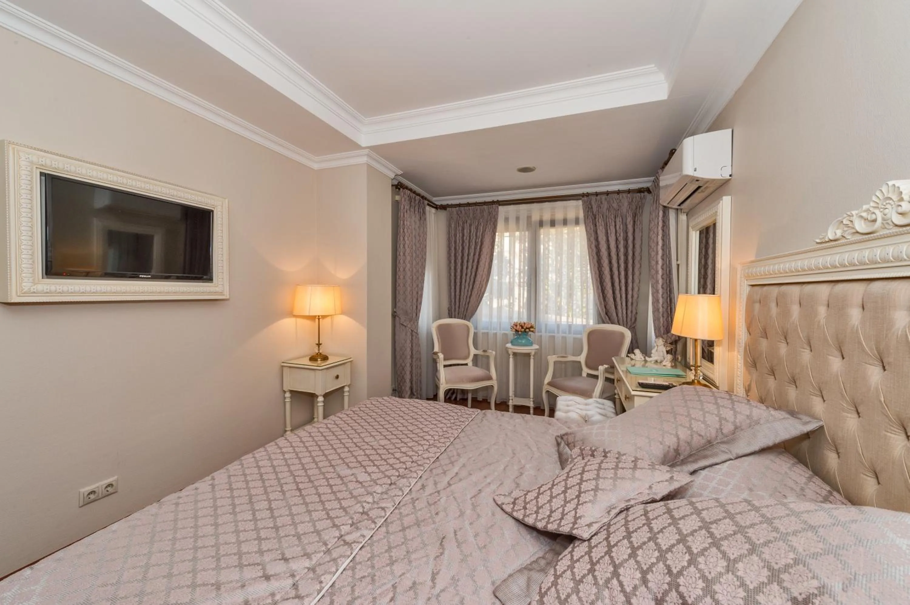 Other, Bed in Hotel Daphne