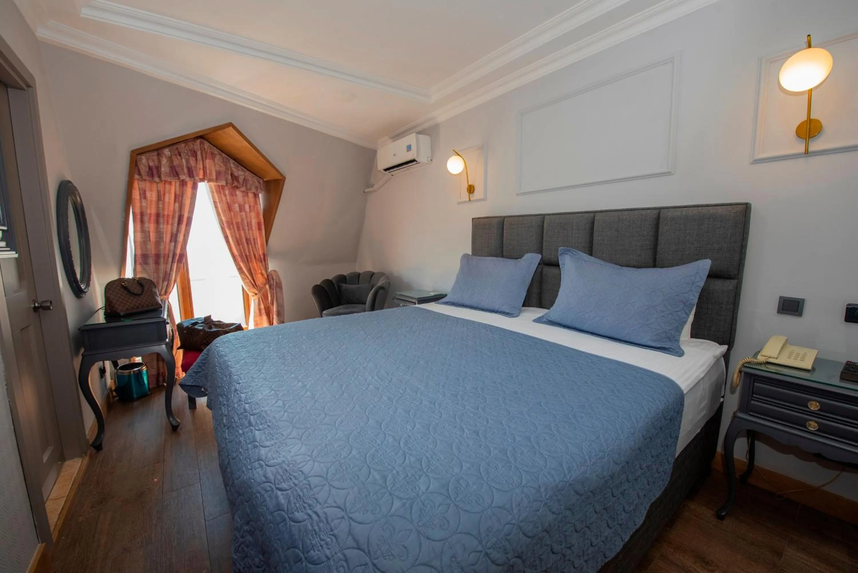 Photo of the whole room, Bed in Hotel Daphne