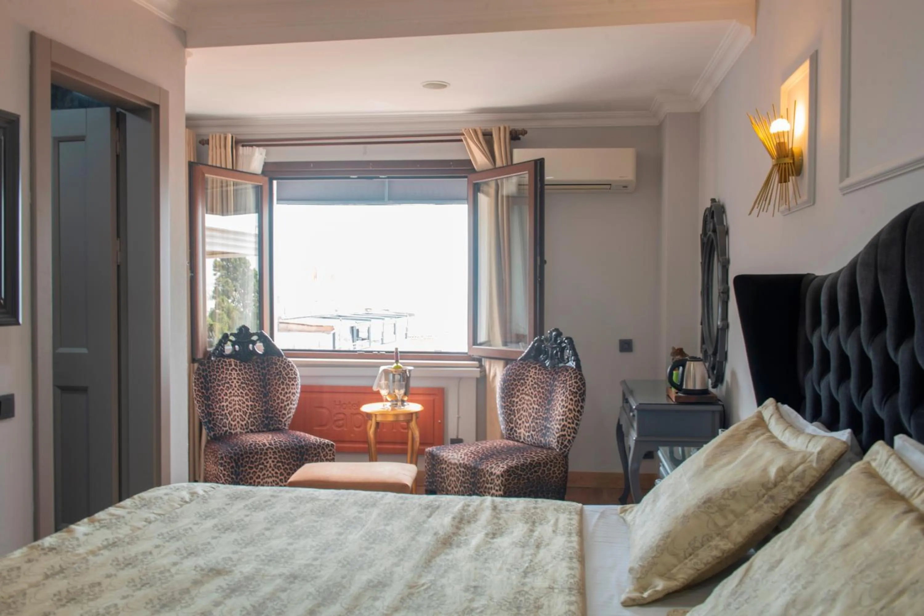 Bedroom, Bed in Hotel Daphne