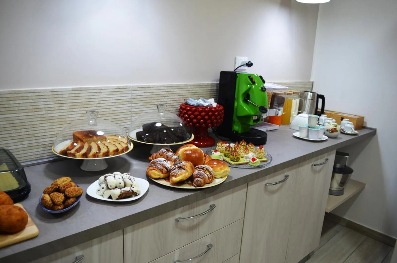 Food and drinks in B&B Casa Canali