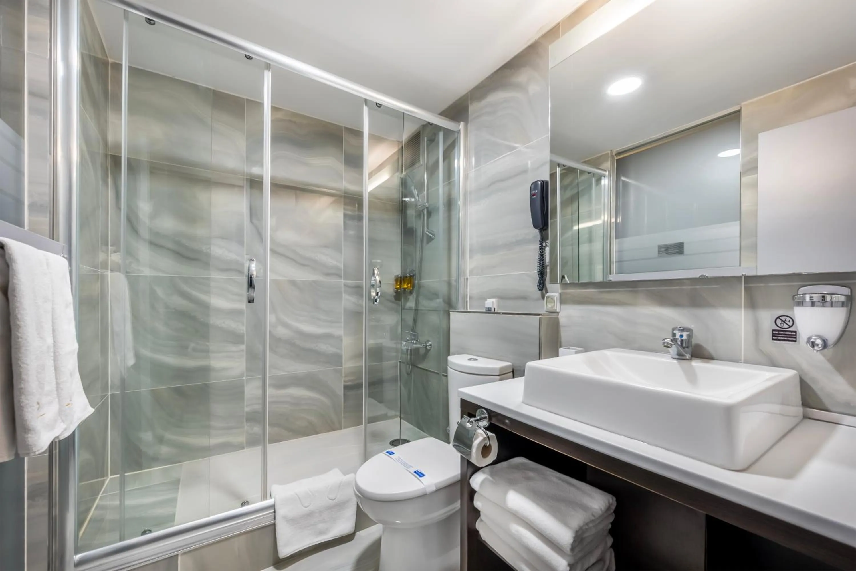 Shower in Gallery Residence & Hotel Nişantaşı