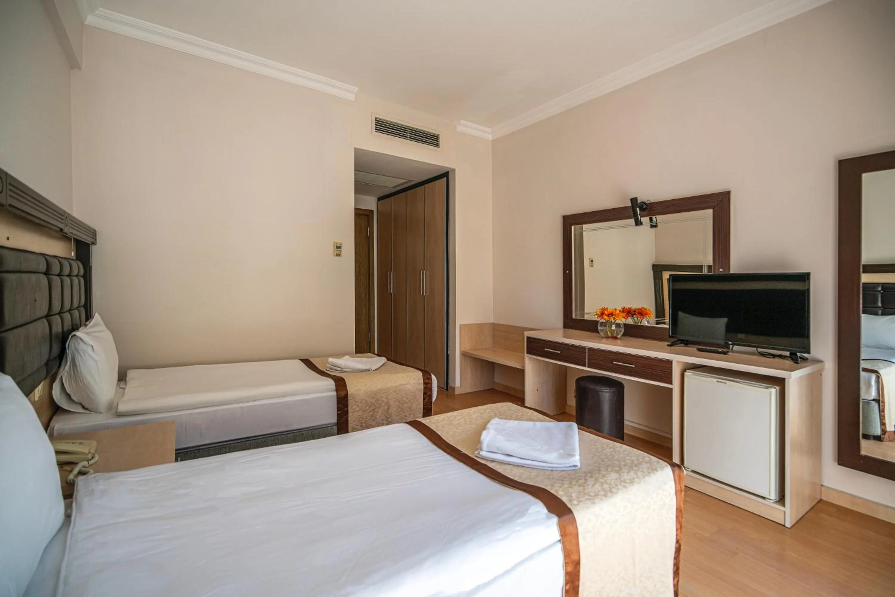 Photo of the whole room, Bed in Tu Casa Gelidonya Hotel