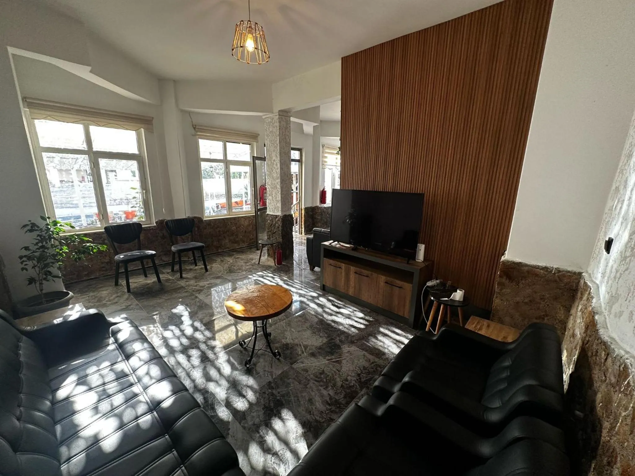 TV and multimedia in FİNİKE SEVER OTEL