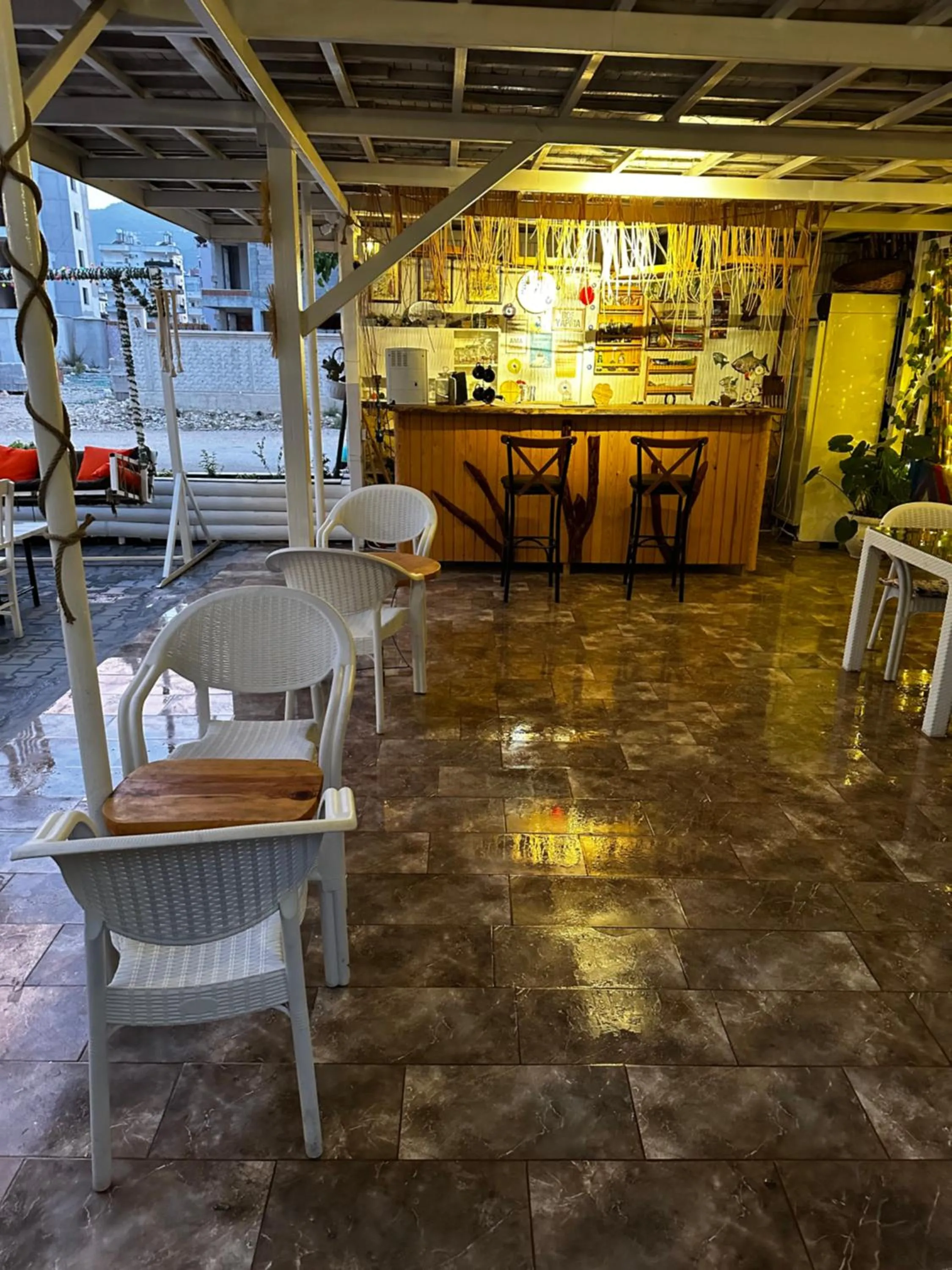 Lounge or bar in FİNİKE SEVER OTEL