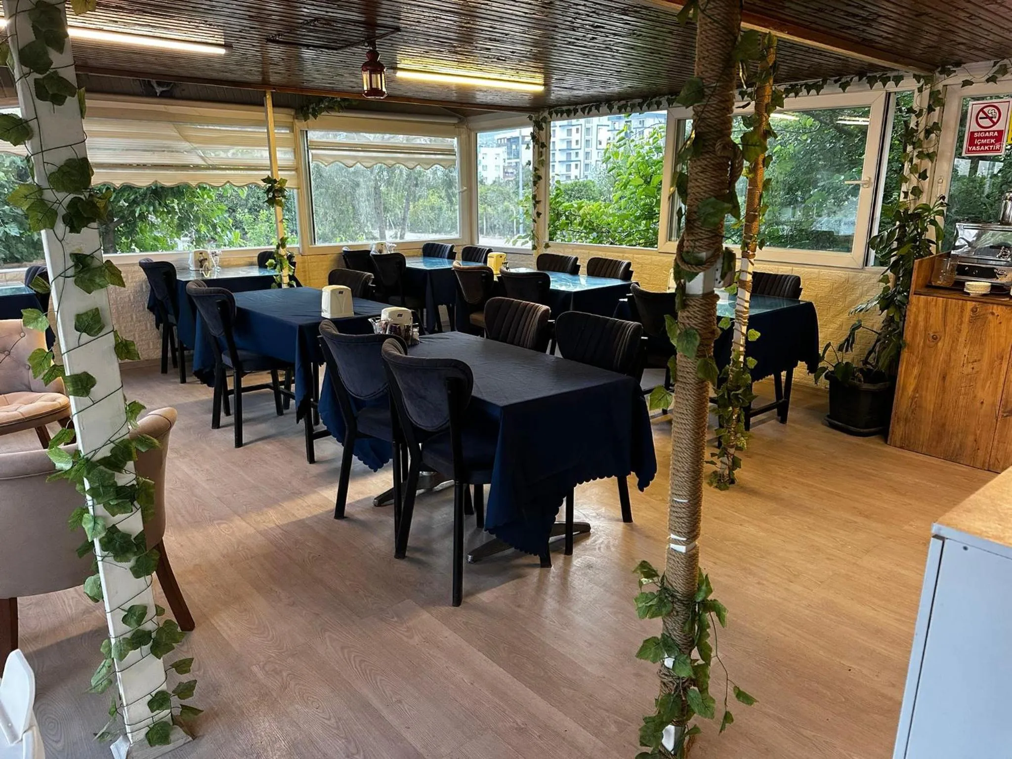 Restaurant/places to eat in FİNİKE SEVER OTEL