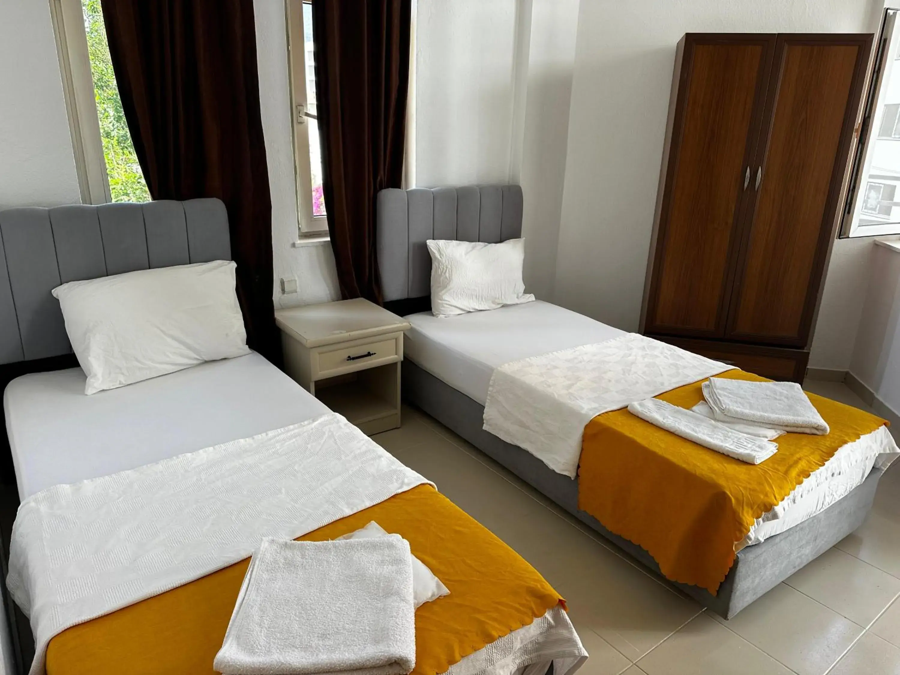 Twin Room with Garden View - single occupancy in FİNİKE SEVER OTEL Twin Room with Garden View - single occupancy in FİNİKE SEVER OTEL