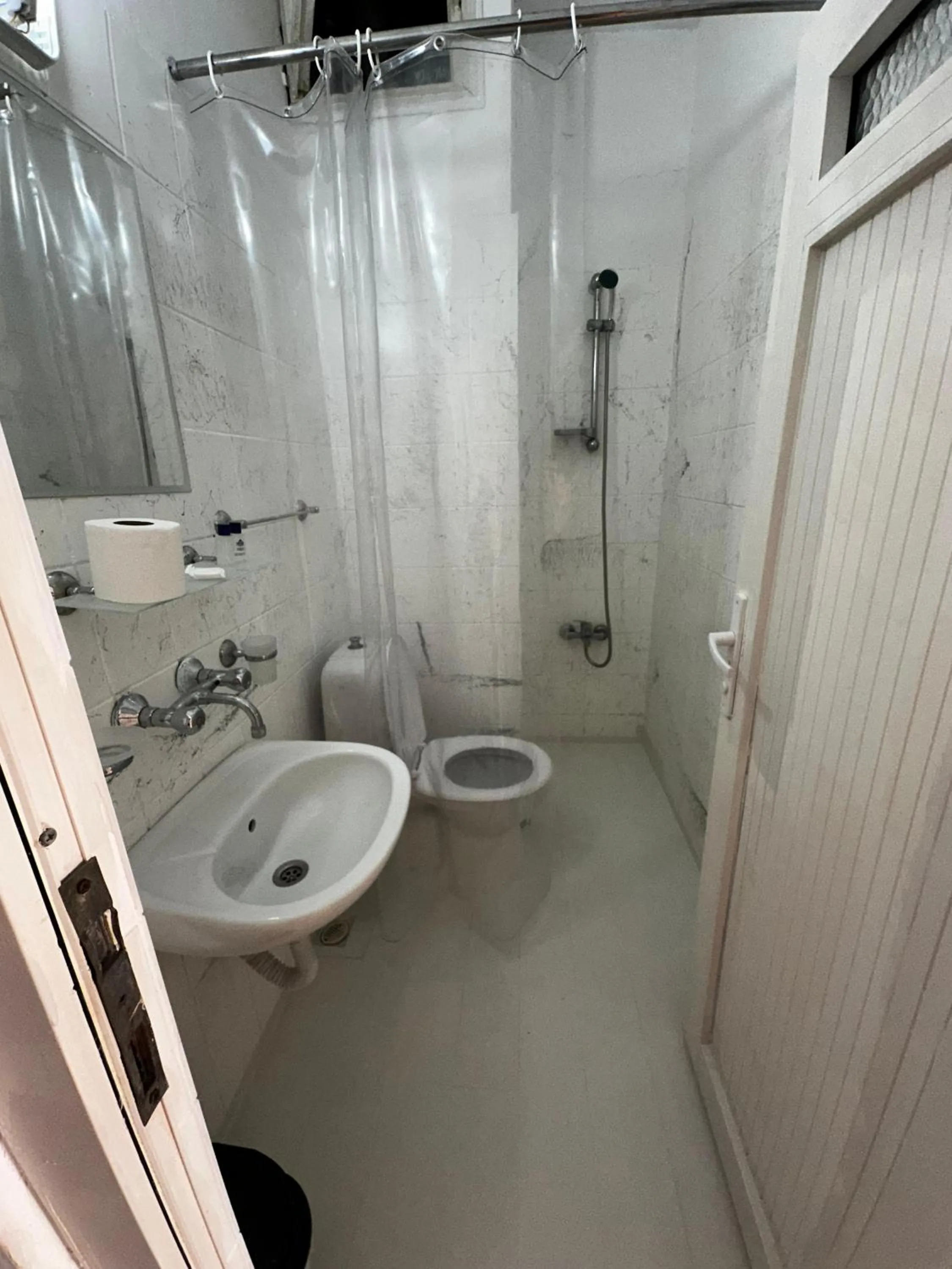 Shower in FİNİKE SEVER OTEL