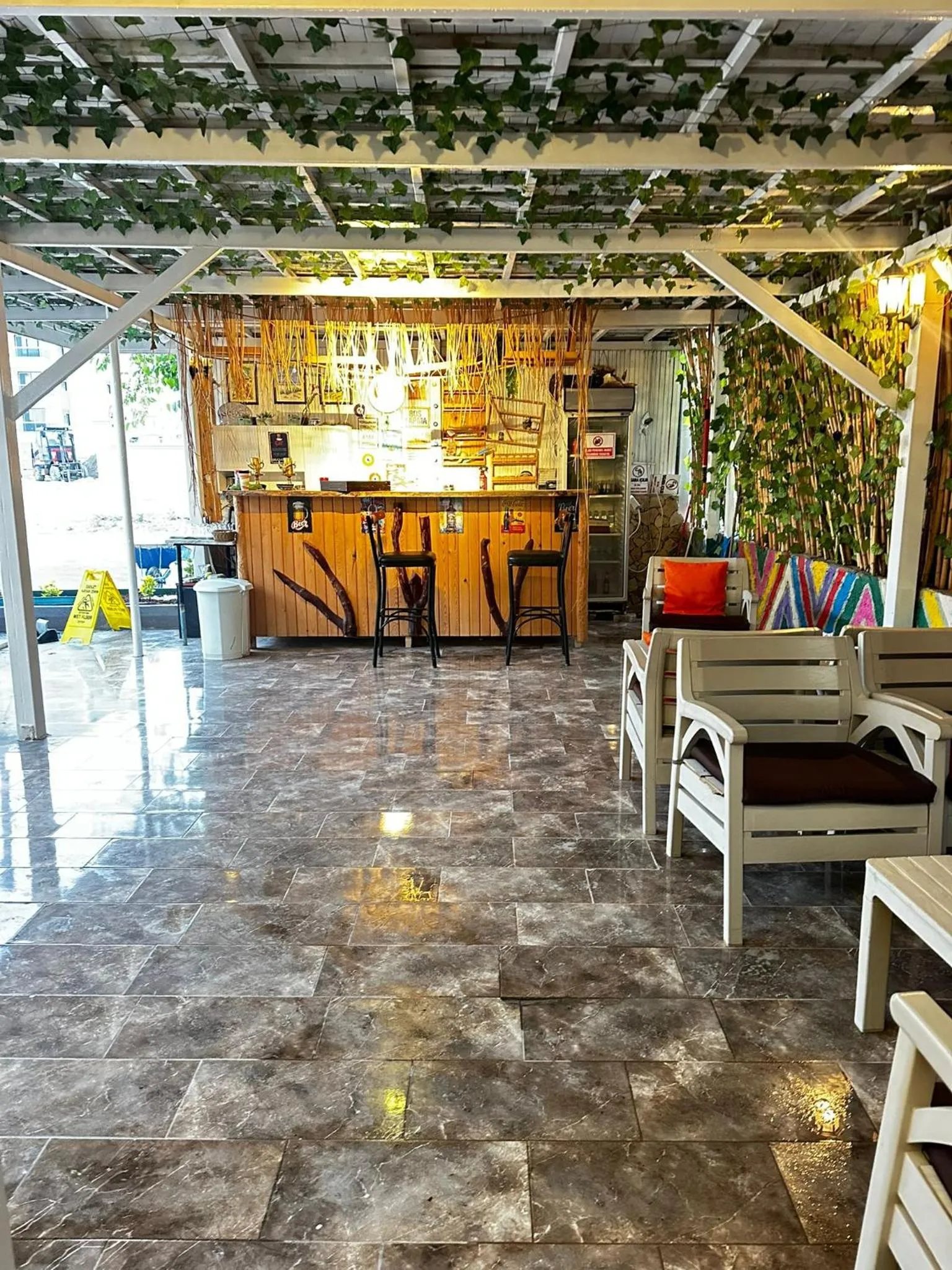 Lounge or bar in FİNİKE SEVER OTEL