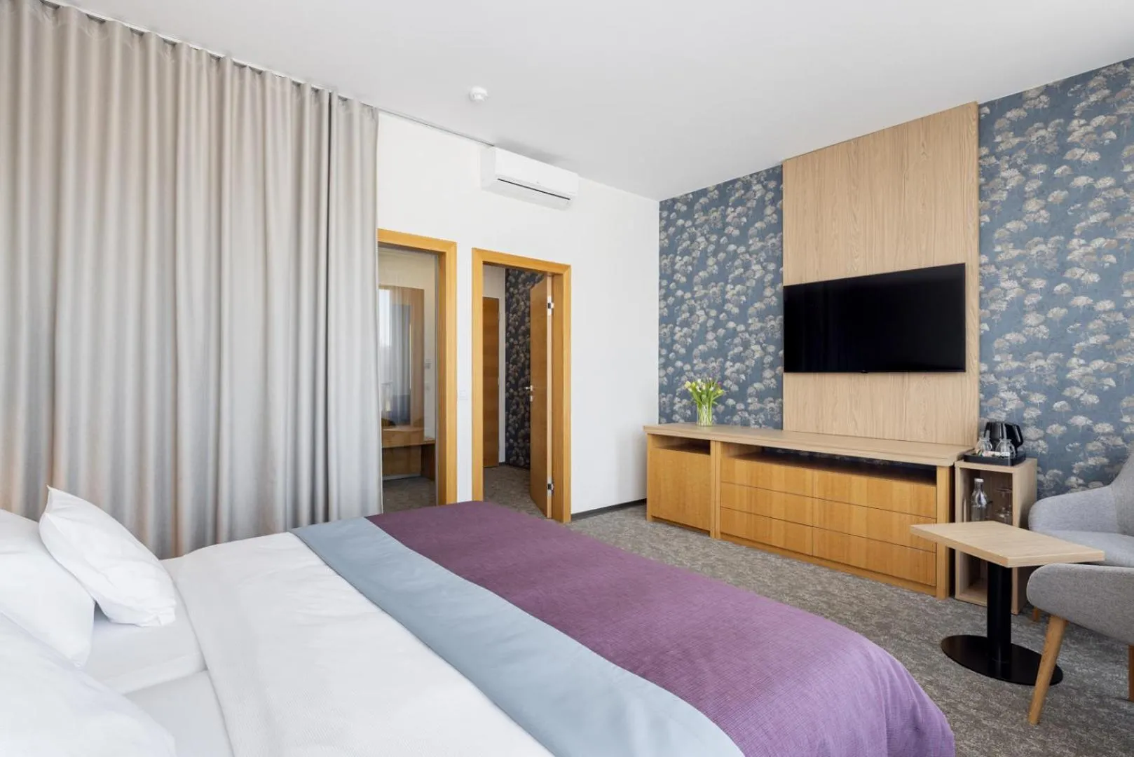 Bed in Hotel Vinice Hnanice