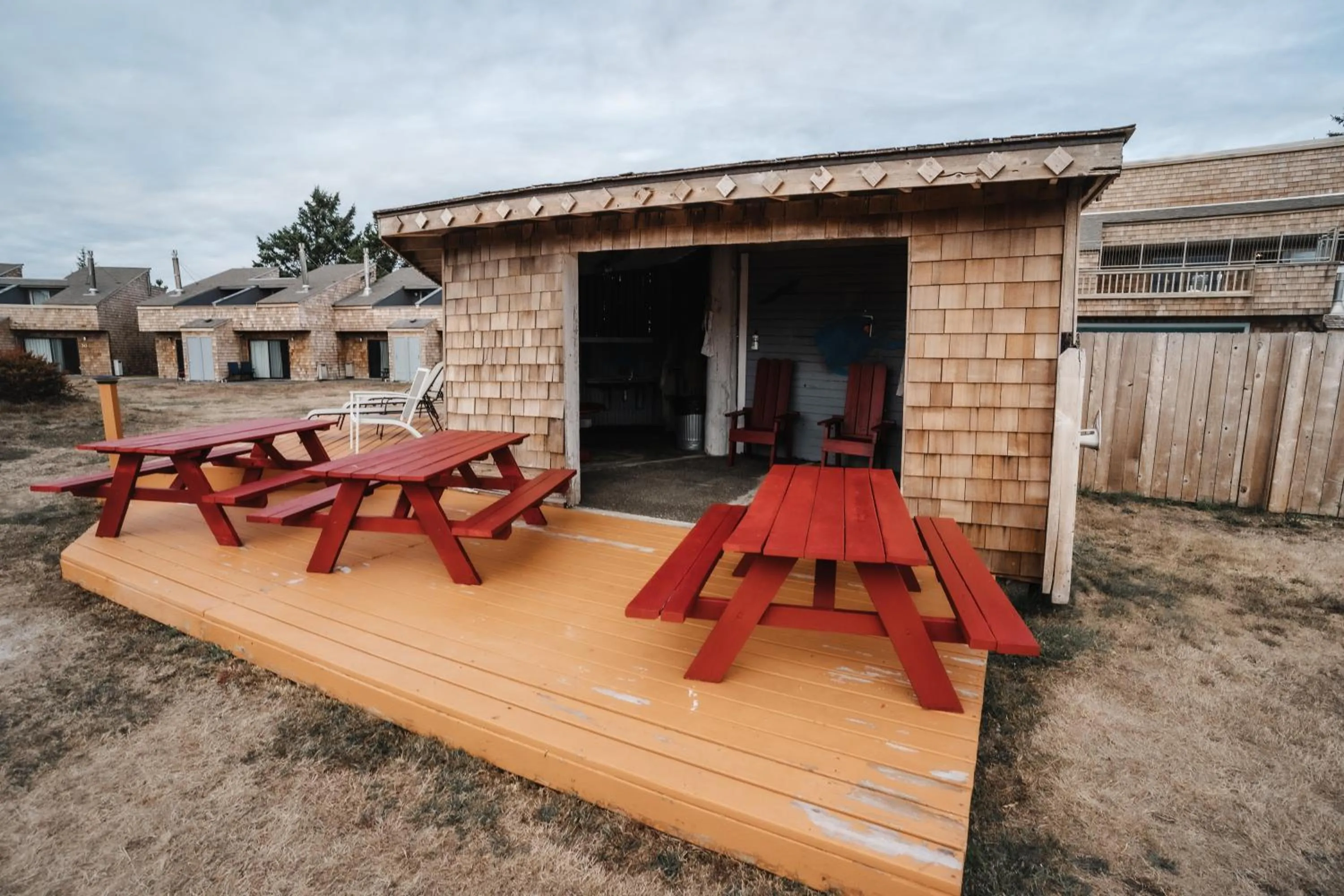 Property building in Surfcrest Resort