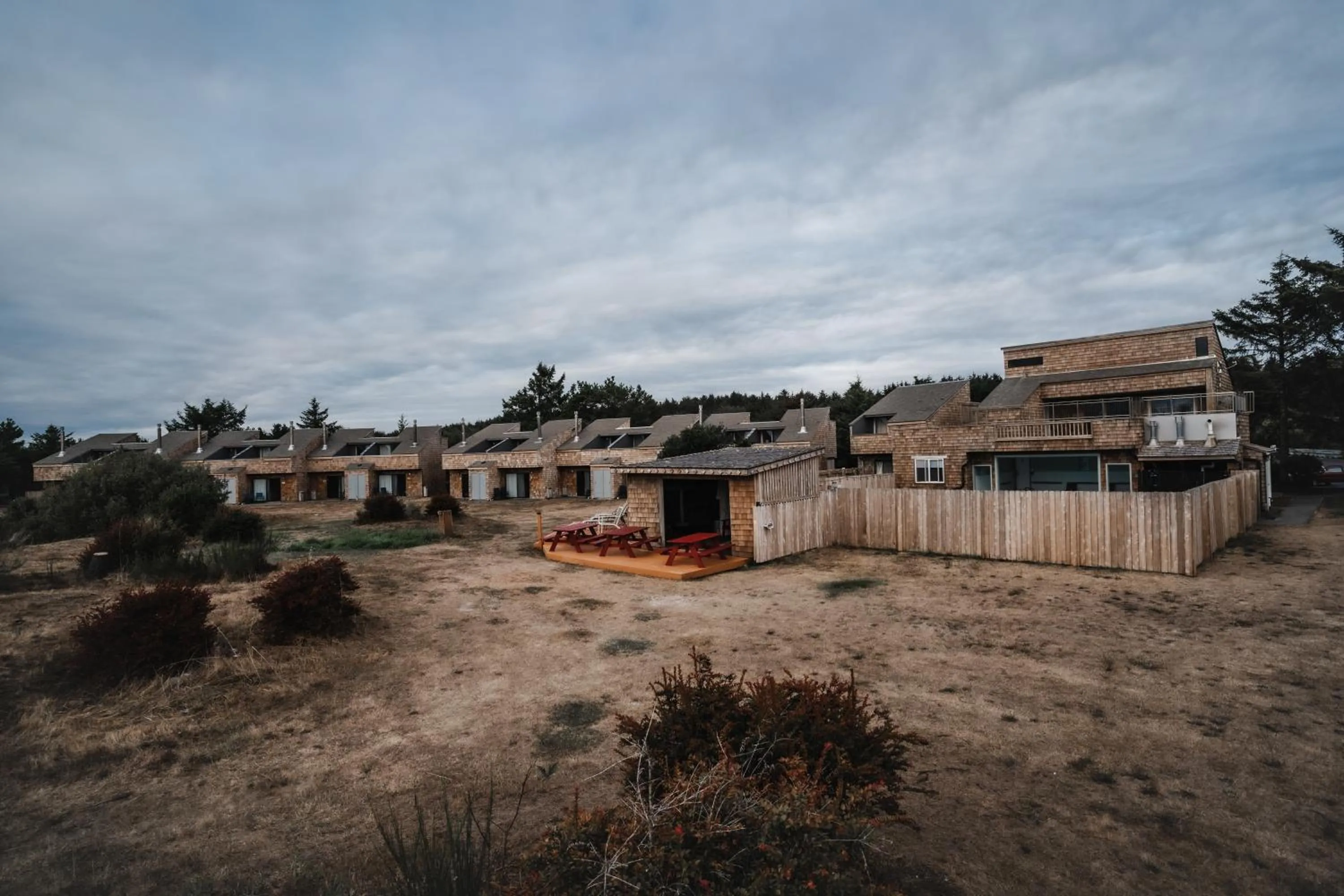 Property building in Surfcrest Resort