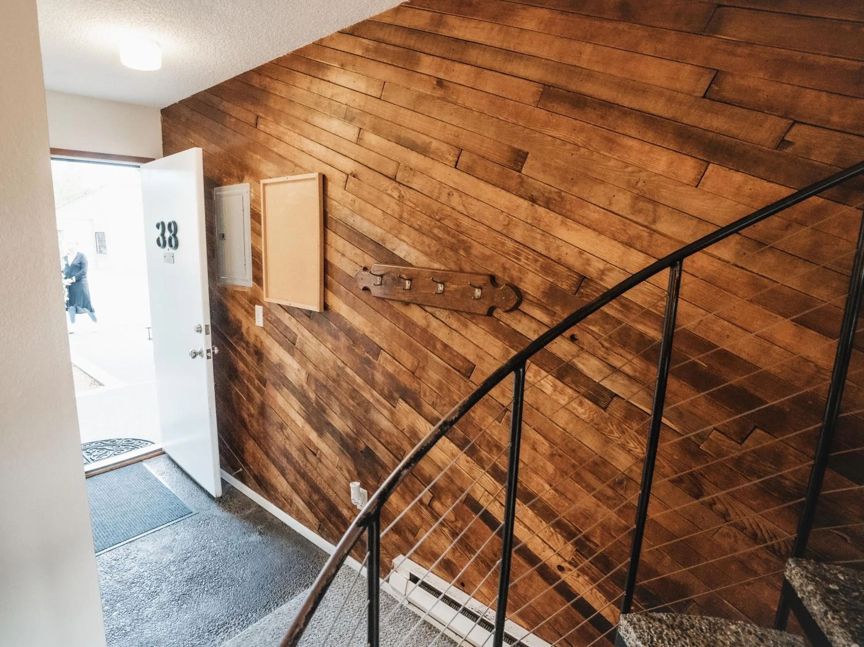 Facade/entrance in Surfcrest Resort