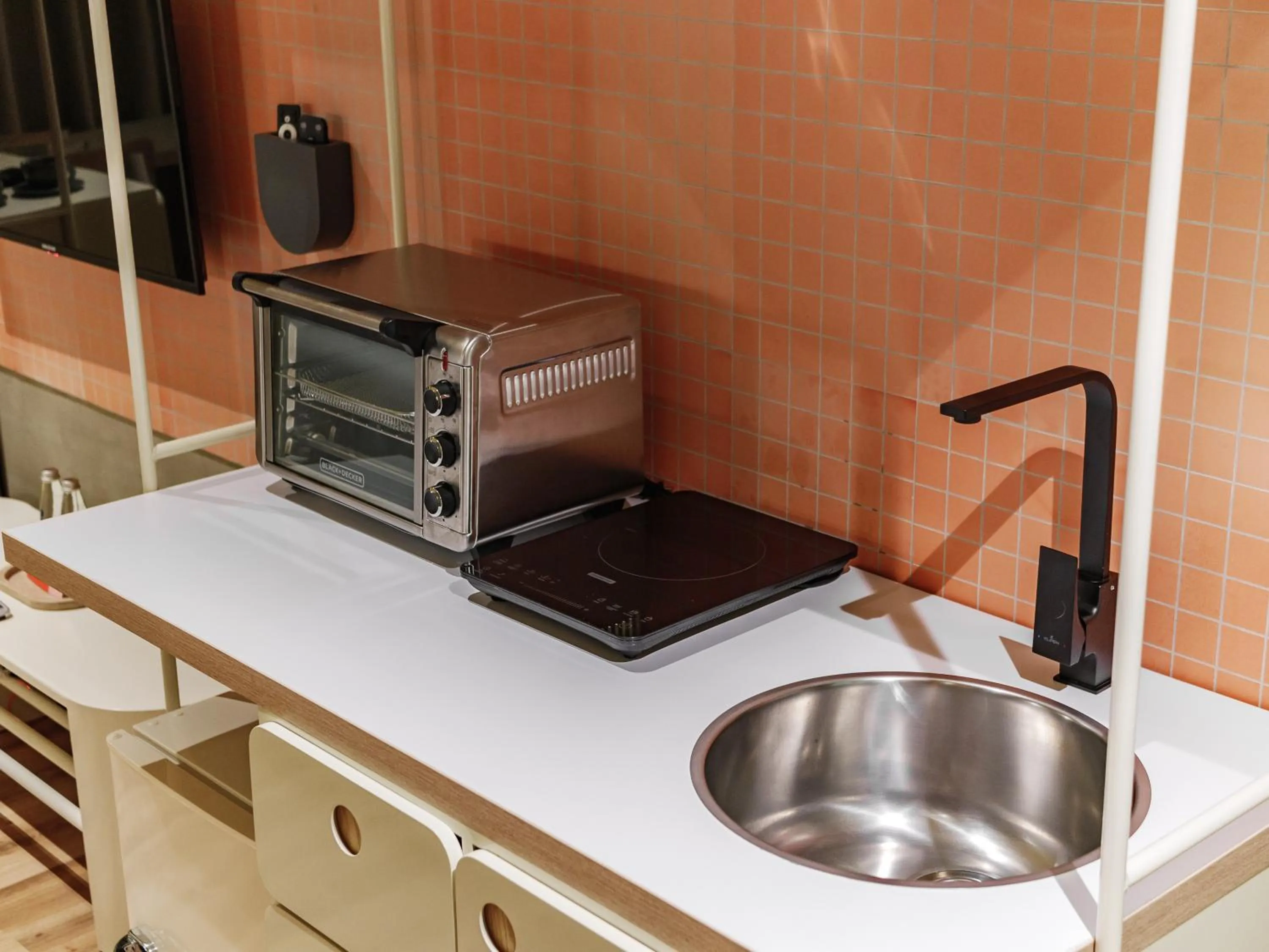 dishwasher in The Somos Flats Provenza