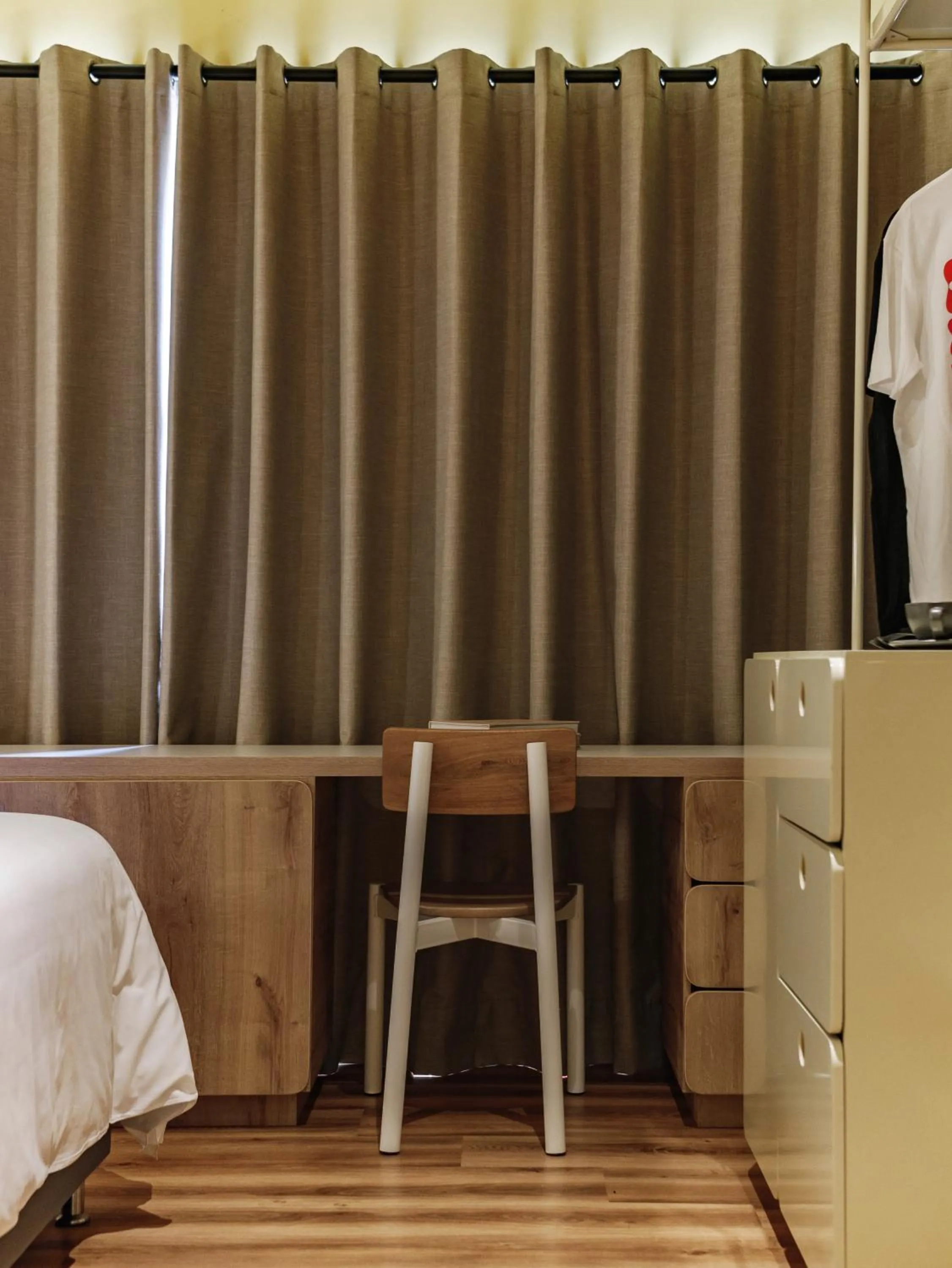 Photo of the whole room, Bed in The Somos Flats Provenza