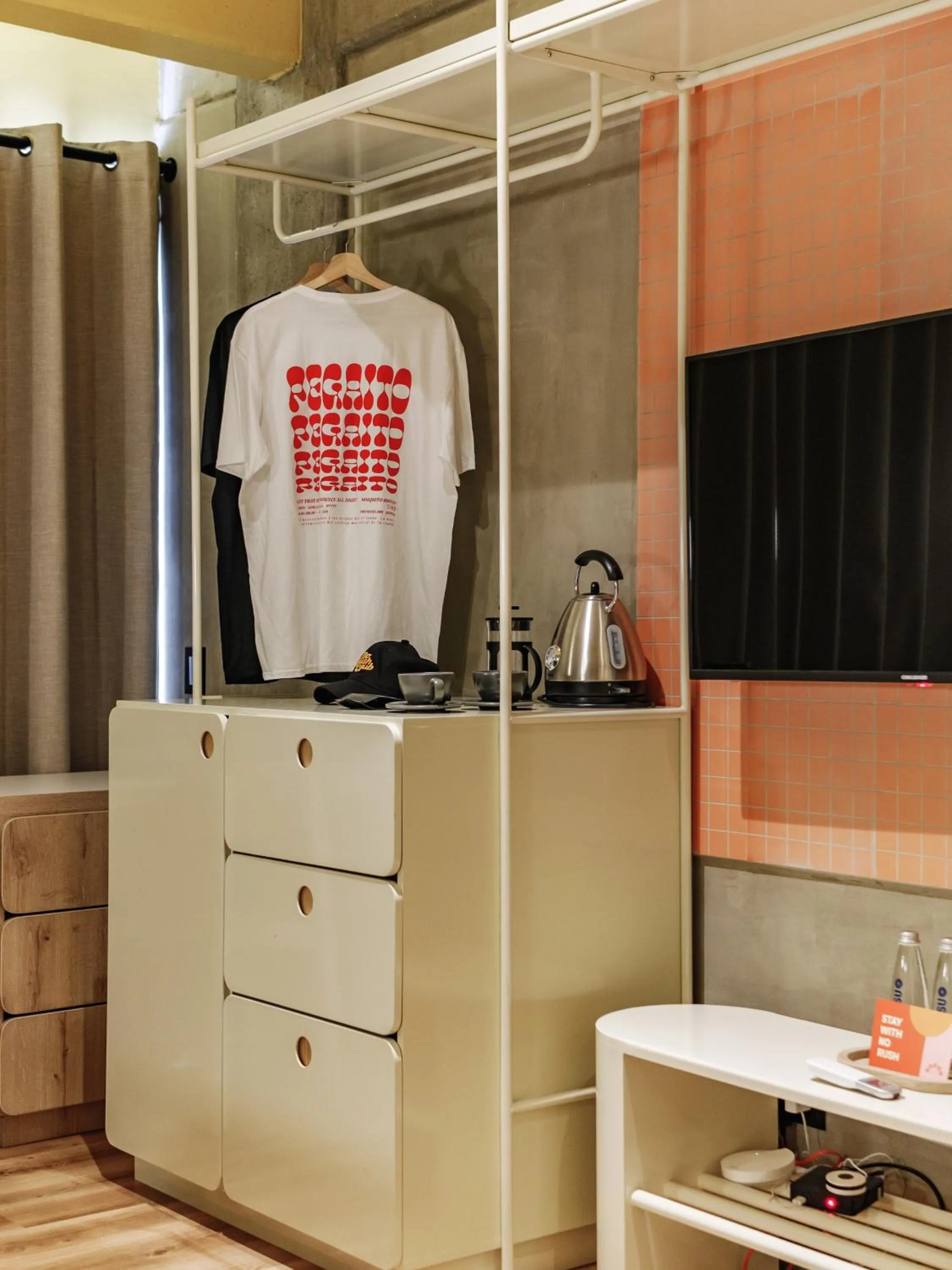 wardrobe in The Somos Flats Provenza