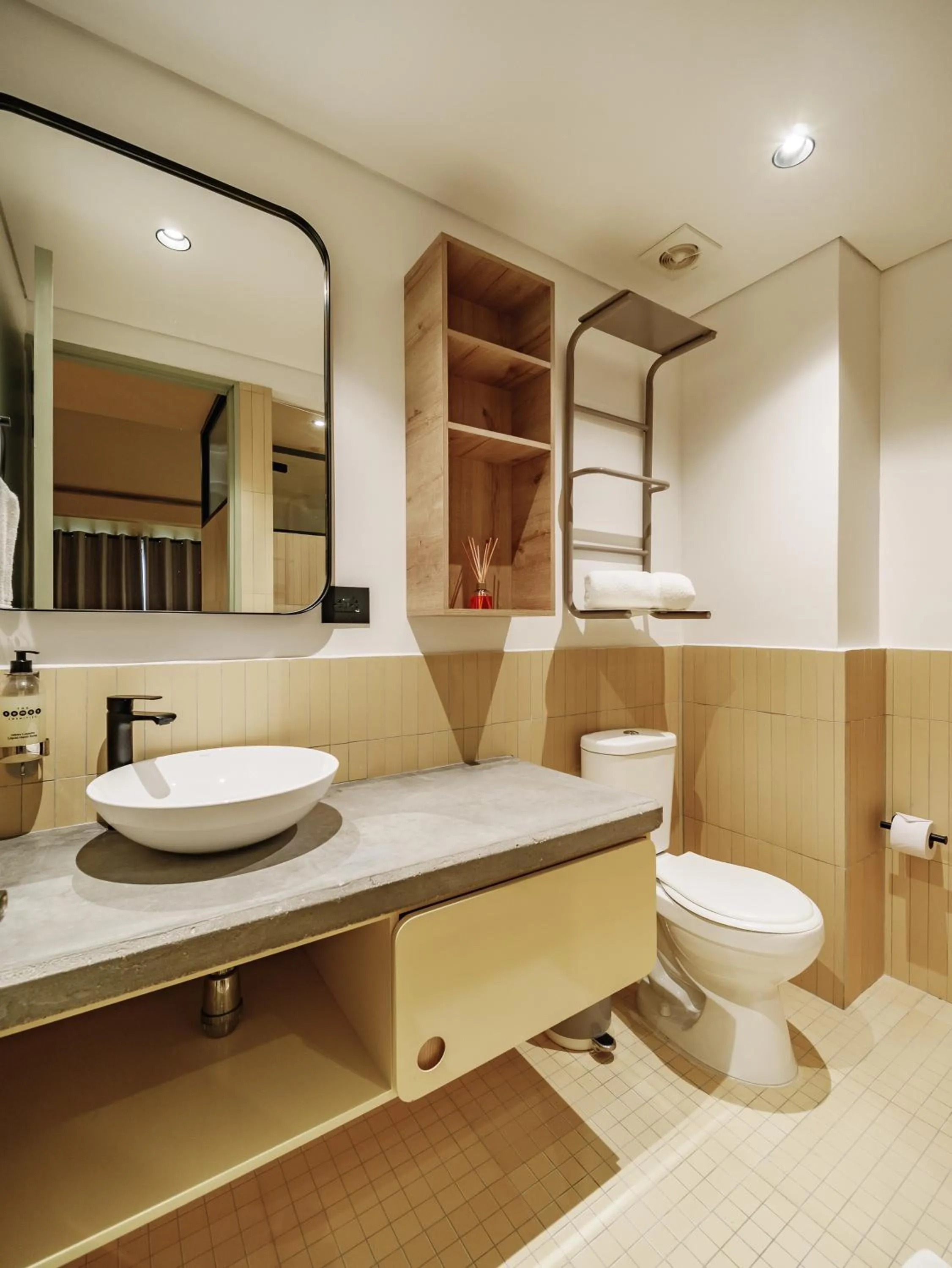 Bathroom in The Somos Flats Provenza