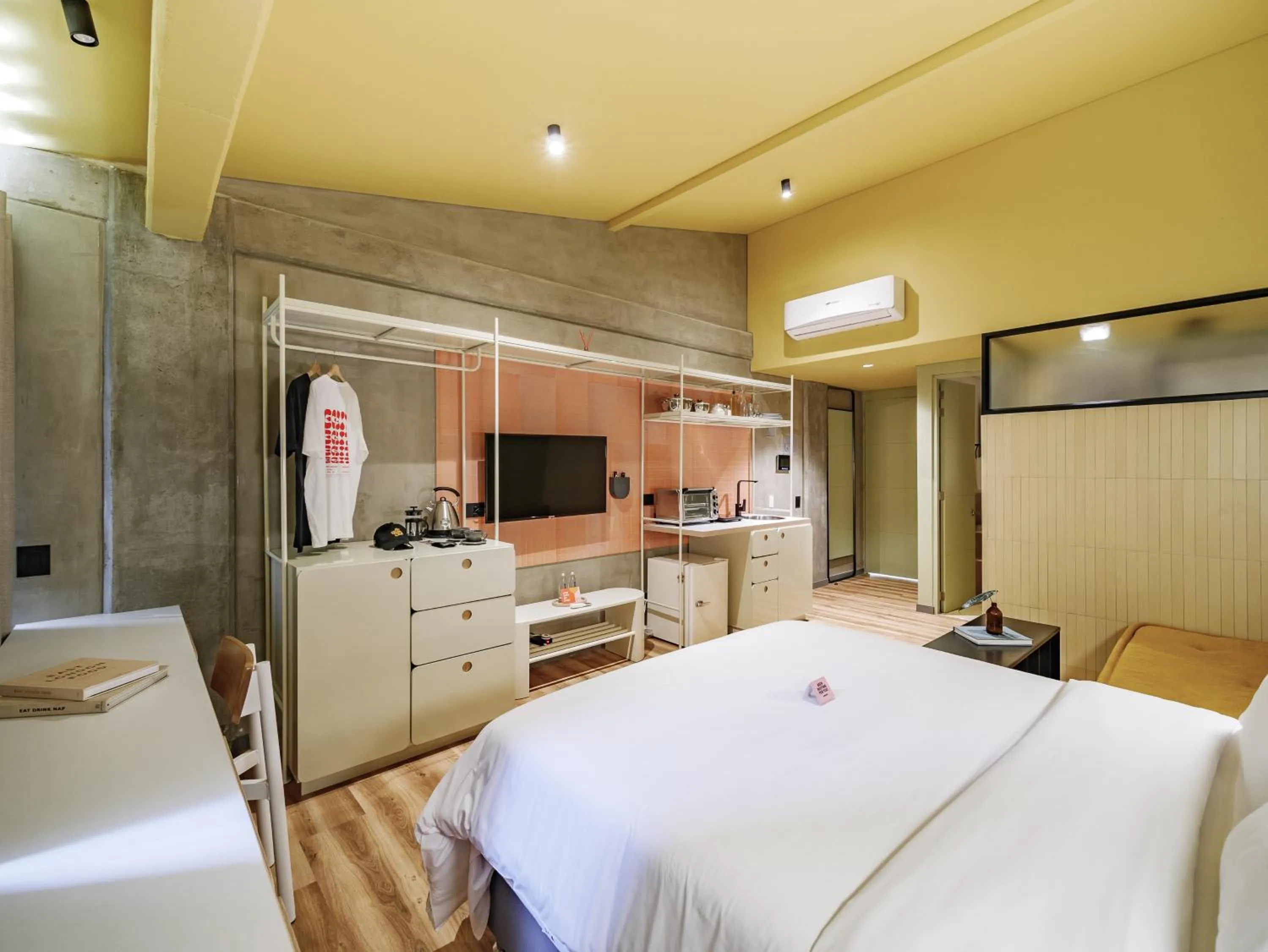 Bed in The Somos Flats Provenza