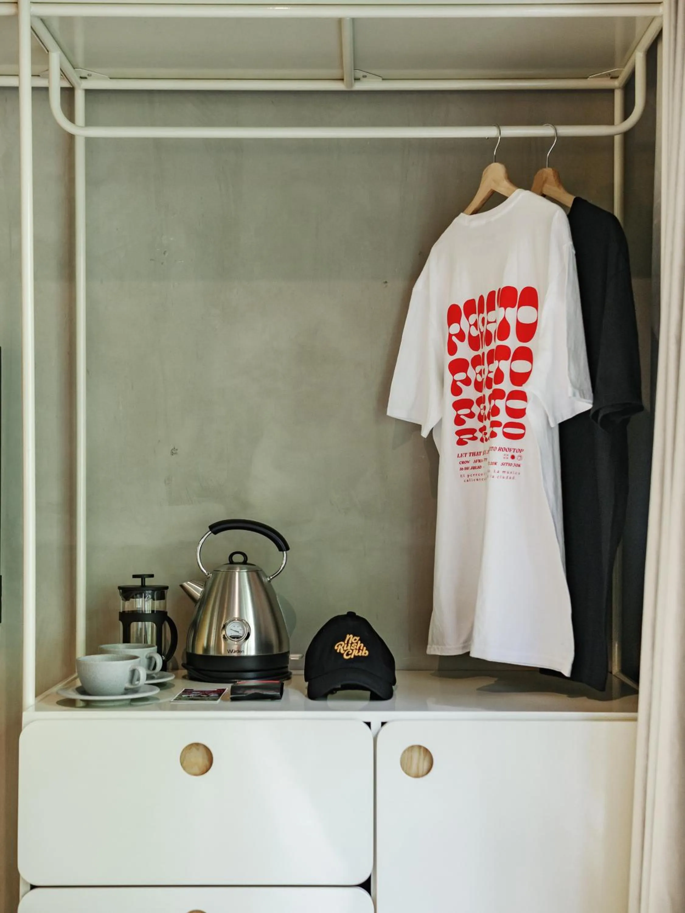 Coffee/tea facilities in The Somos Flats Provenza