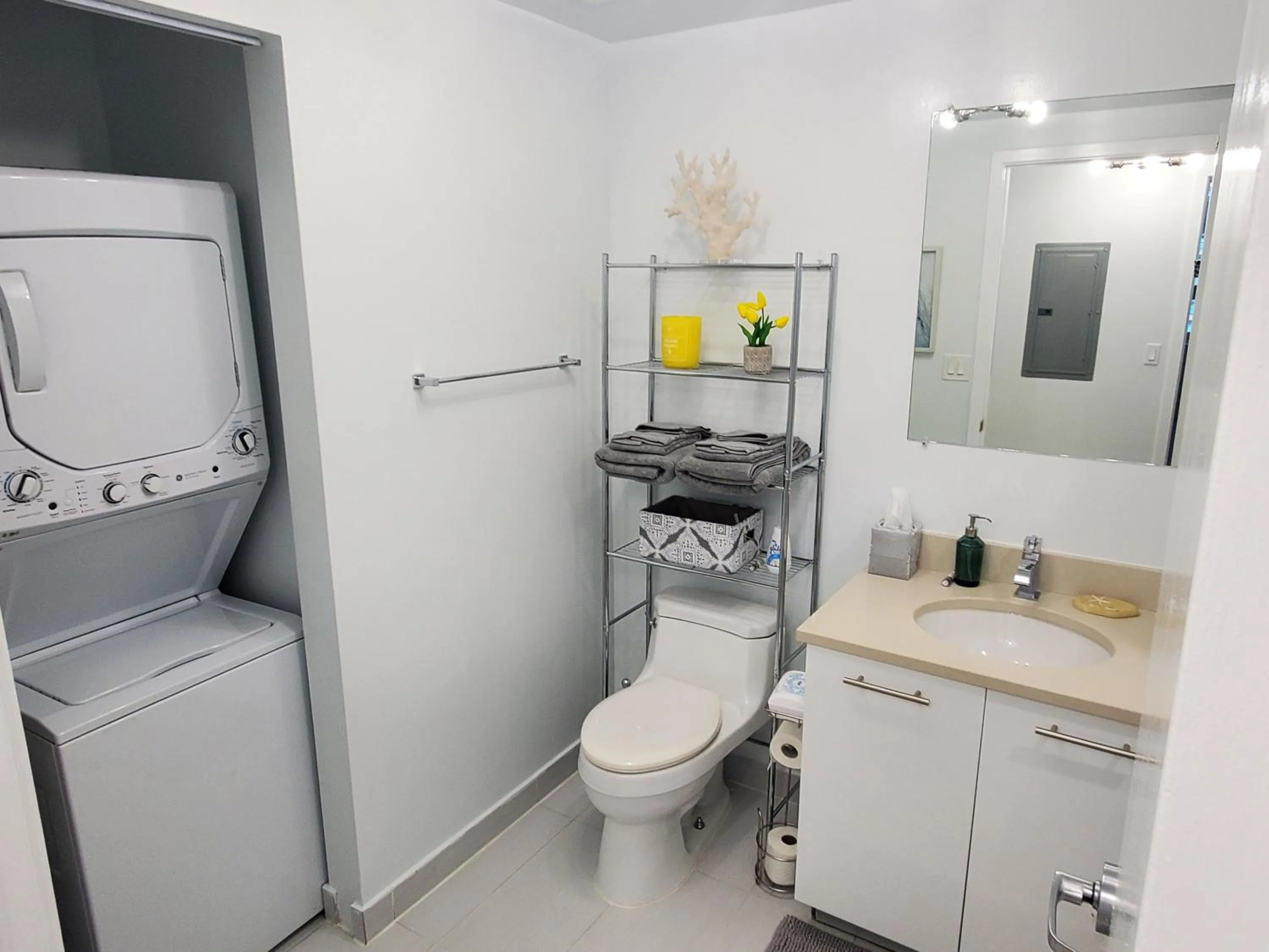 Bathroom in Spacious 2BD 2BTH at Midblock