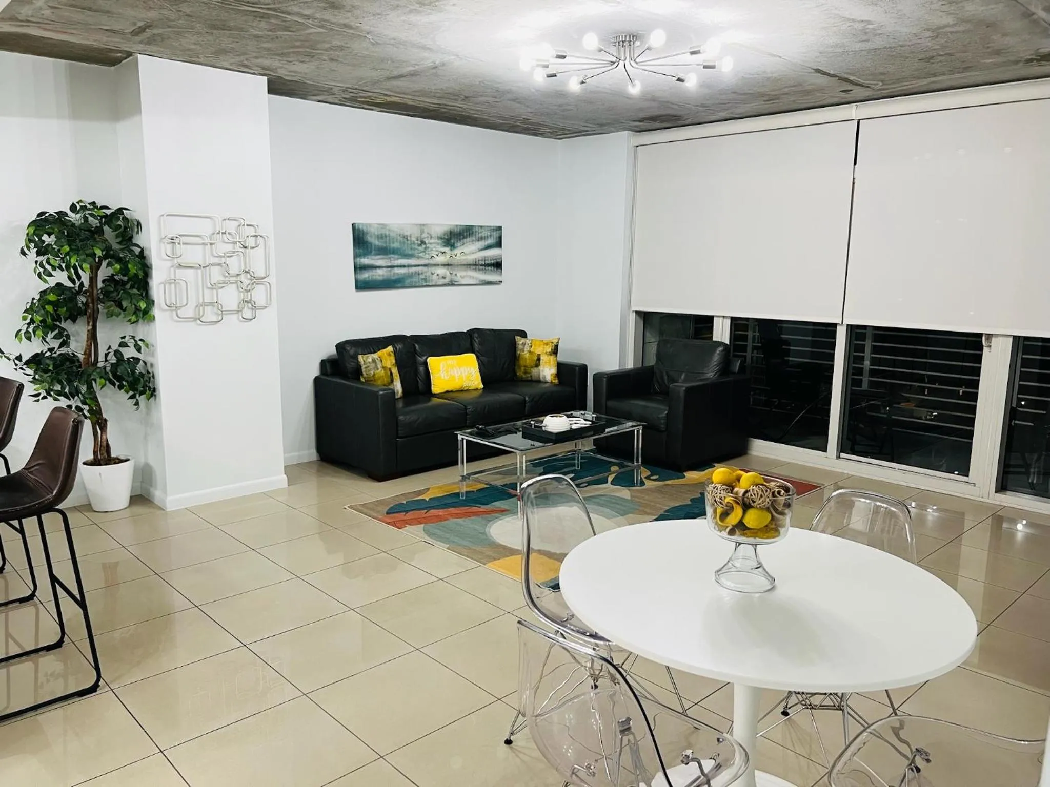 Spacious 2BD 2BTH at Midblock