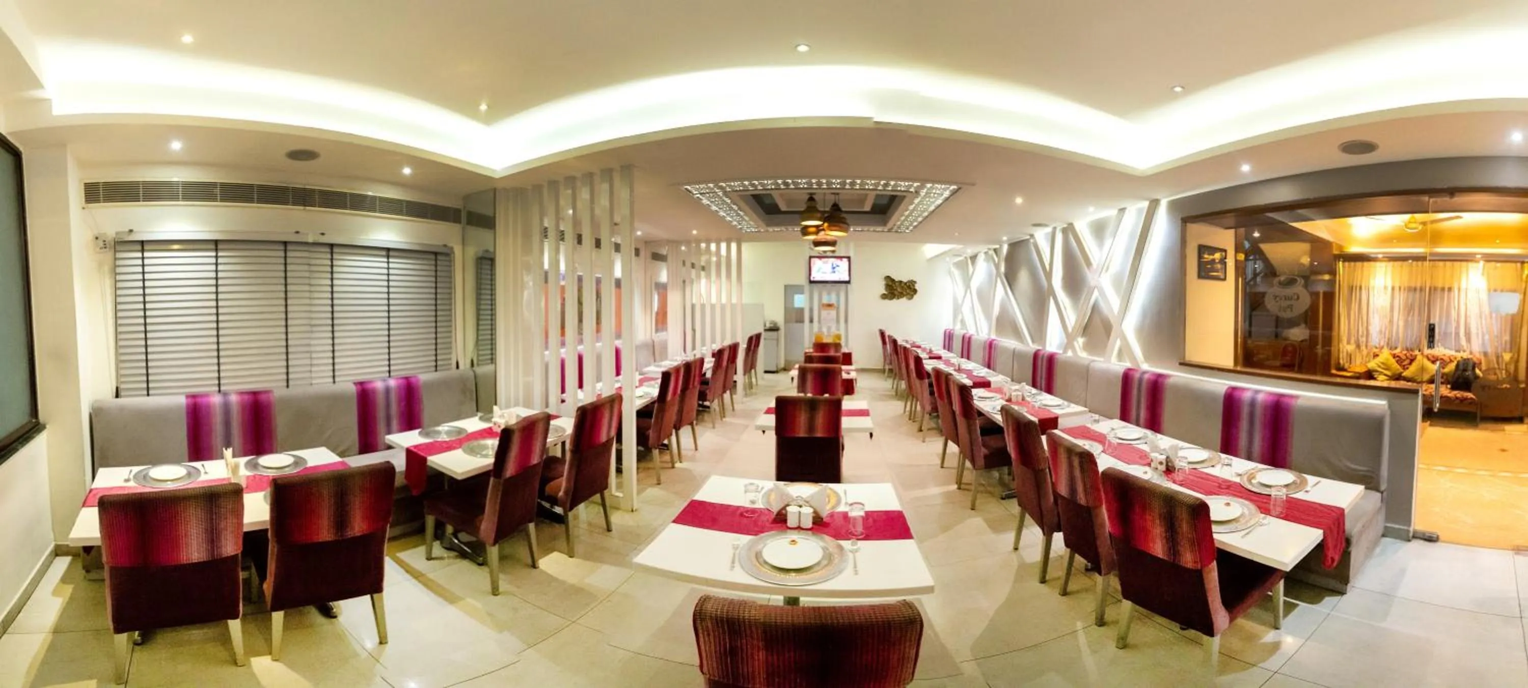 Restaurant/places to eat in Hotel Annapoorna Residency