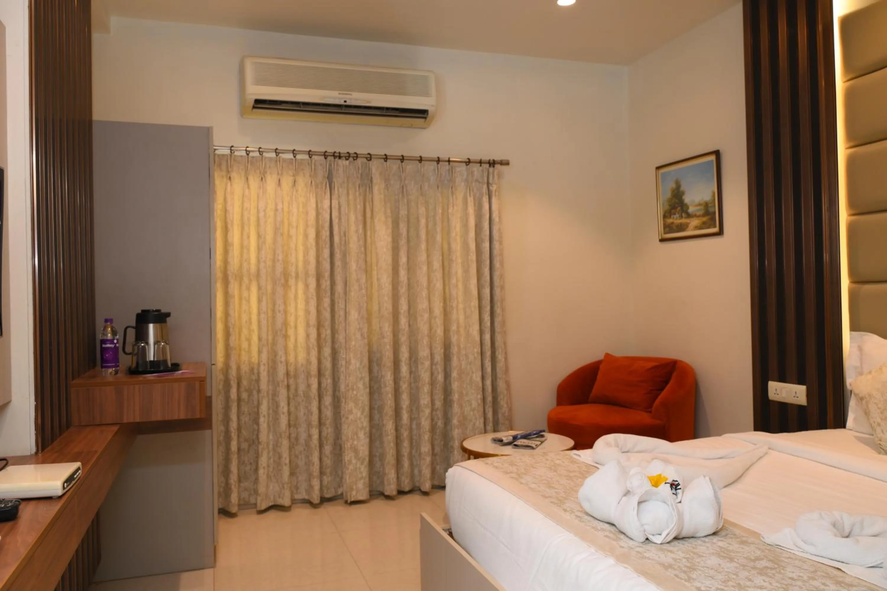 VIP, Bed in Hotel Annapoorna Residency