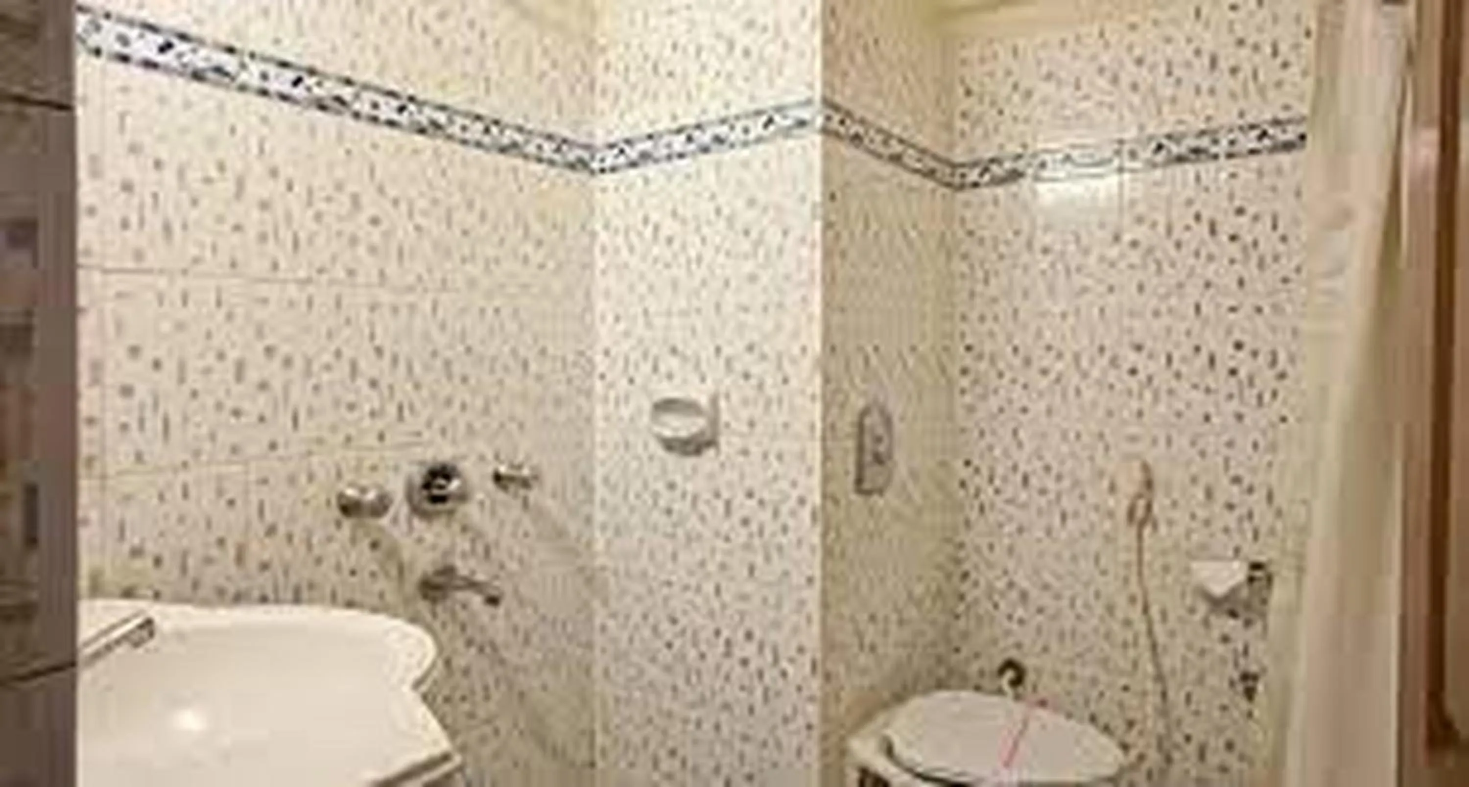 Toilet in Hotel Annapoorna Residency