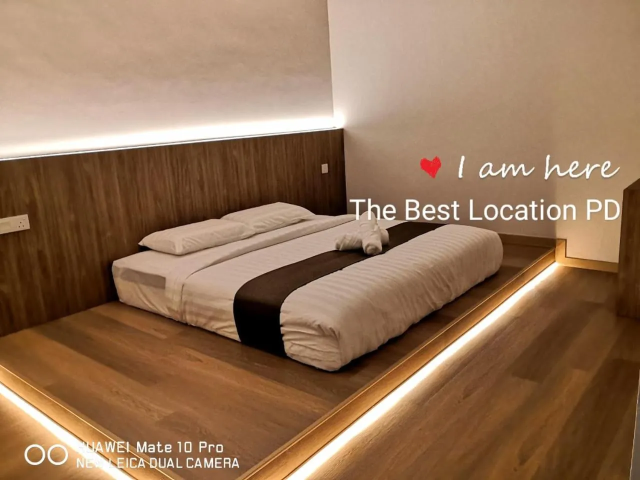 Bed in THE BEST LOCATION