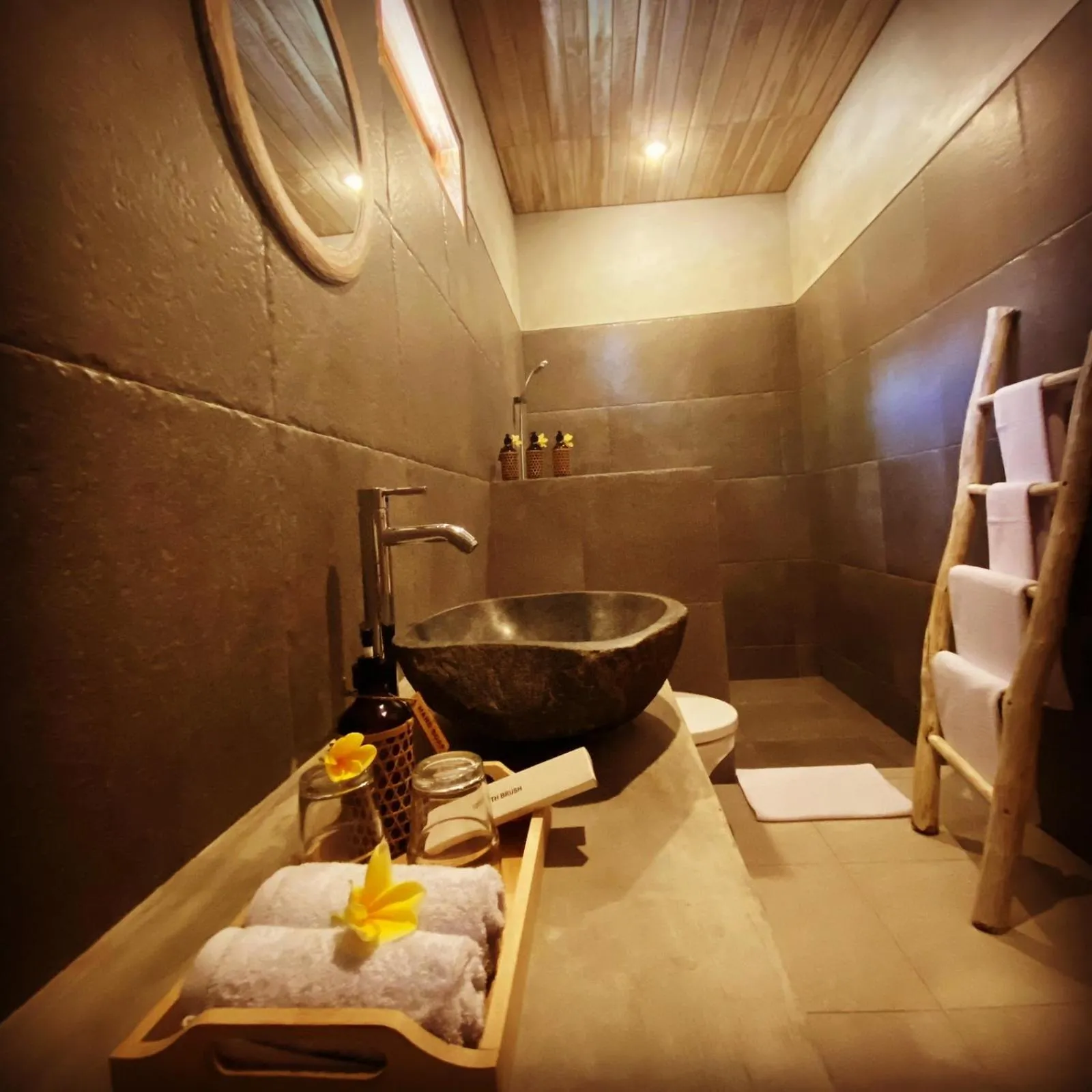 Bathroom in Golden Garuda Cottages