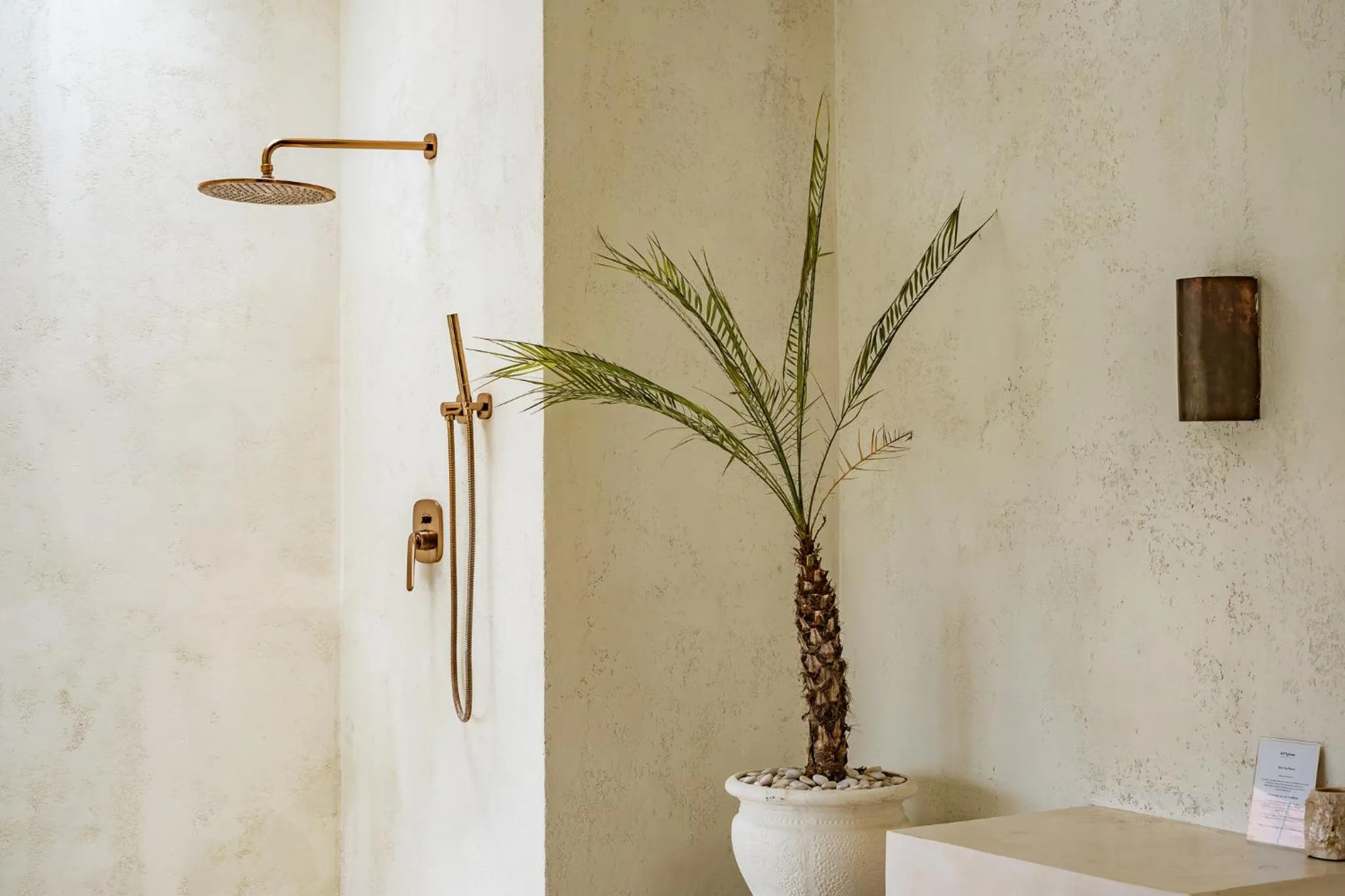 Shower in Rumah Simba