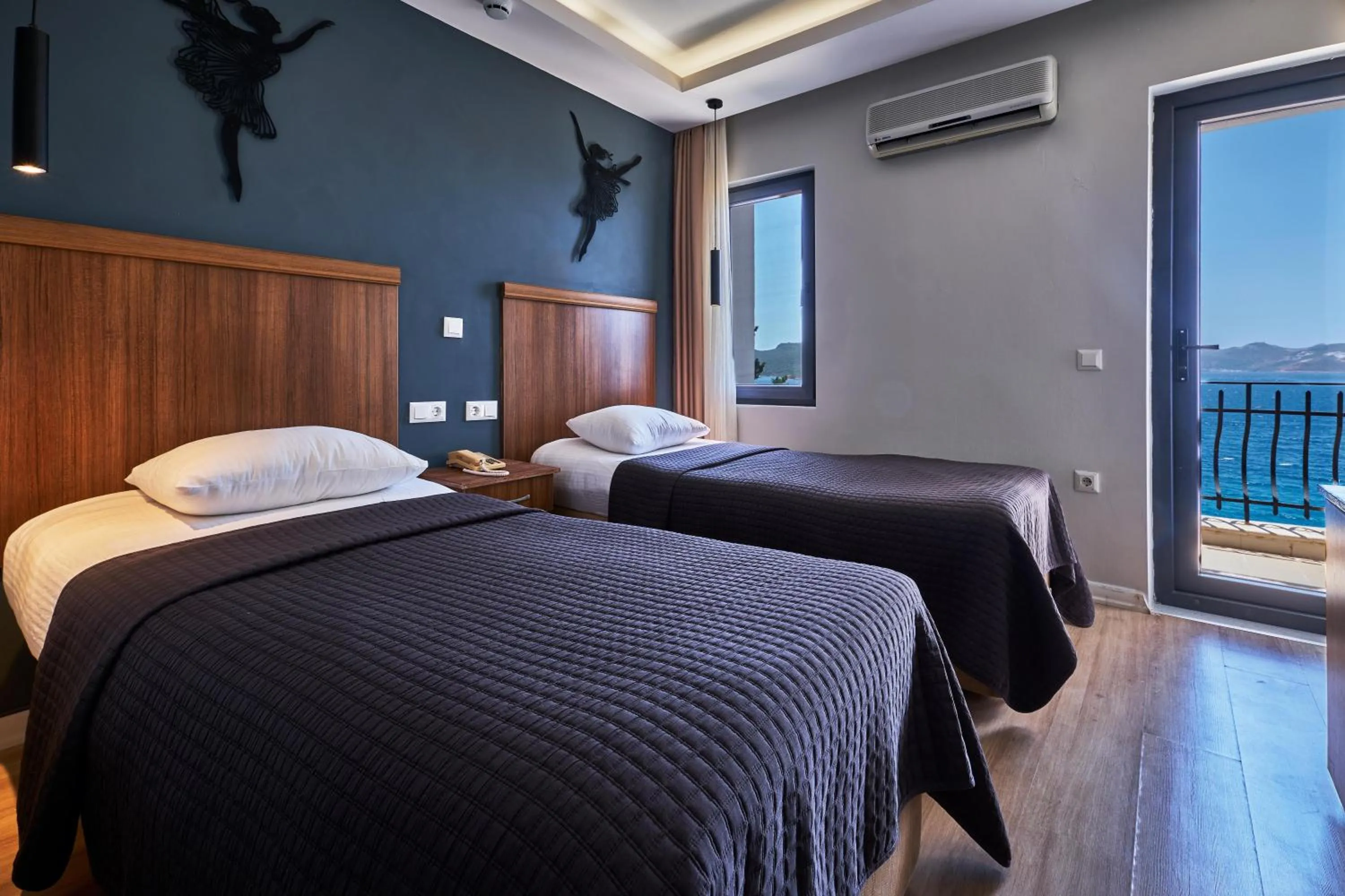 Photo of the whole room, Bed in Aqua Princess Hotel