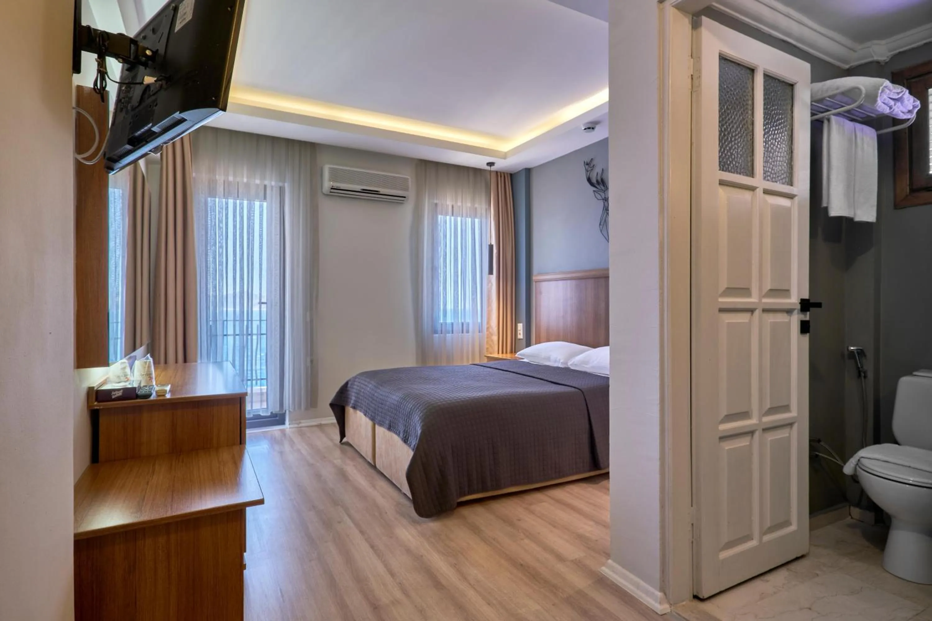 Photo of the whole room, Bed in Aqua Princess Hotel