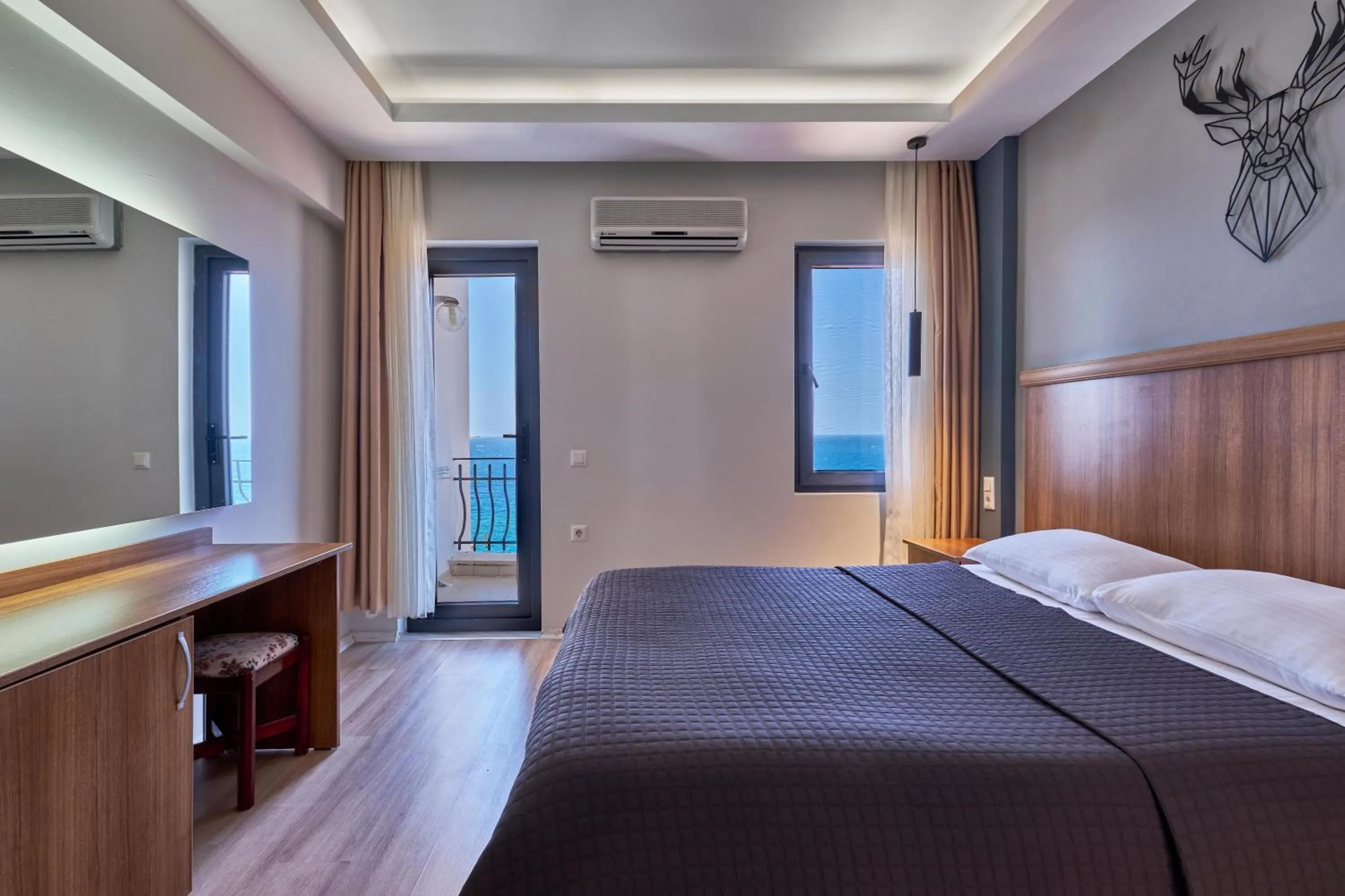 Photo of the whole room, Bed in Aqua Princess Hotel