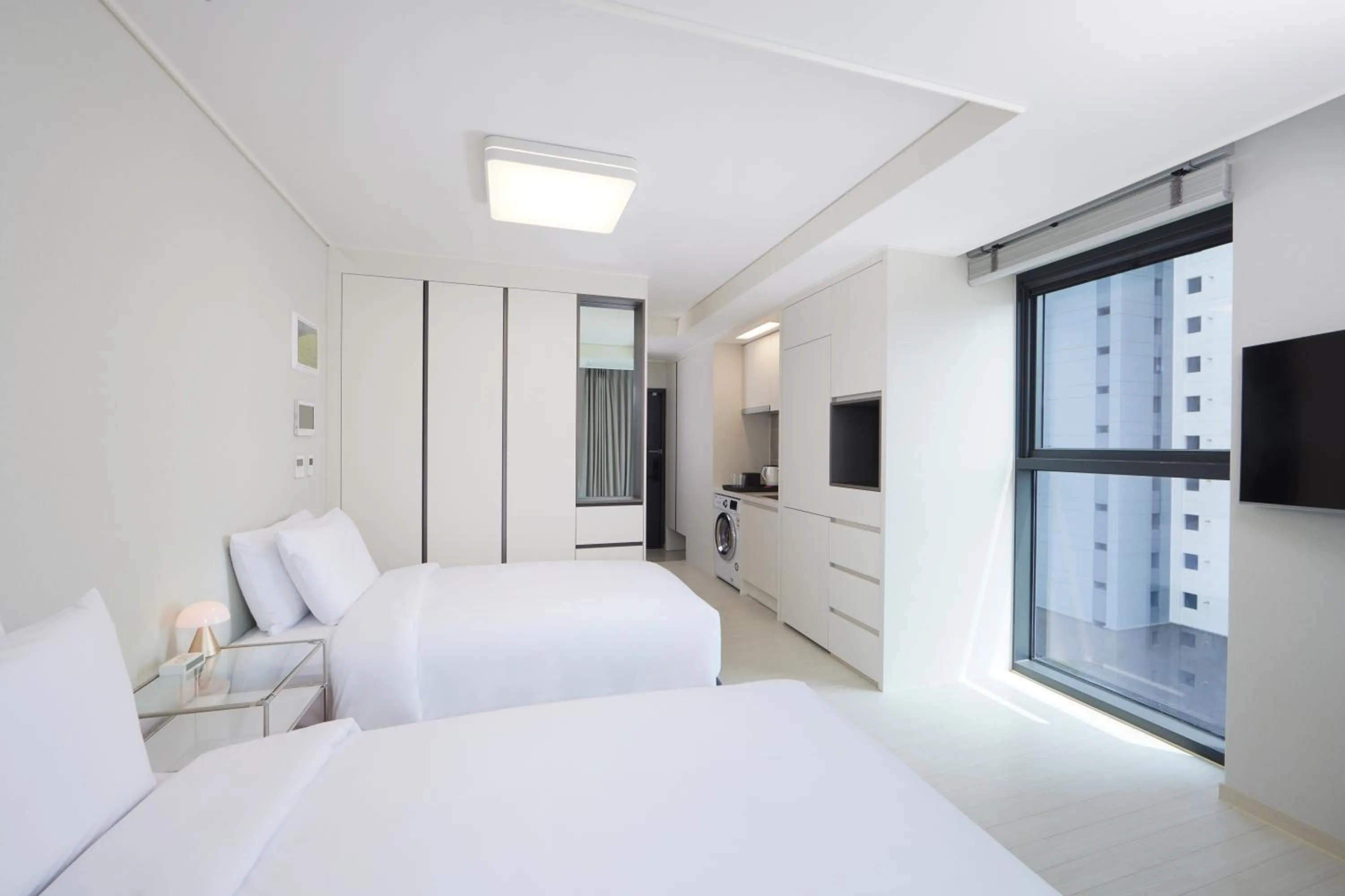 Photo of the whole room in Shiftdoor Residence Hari