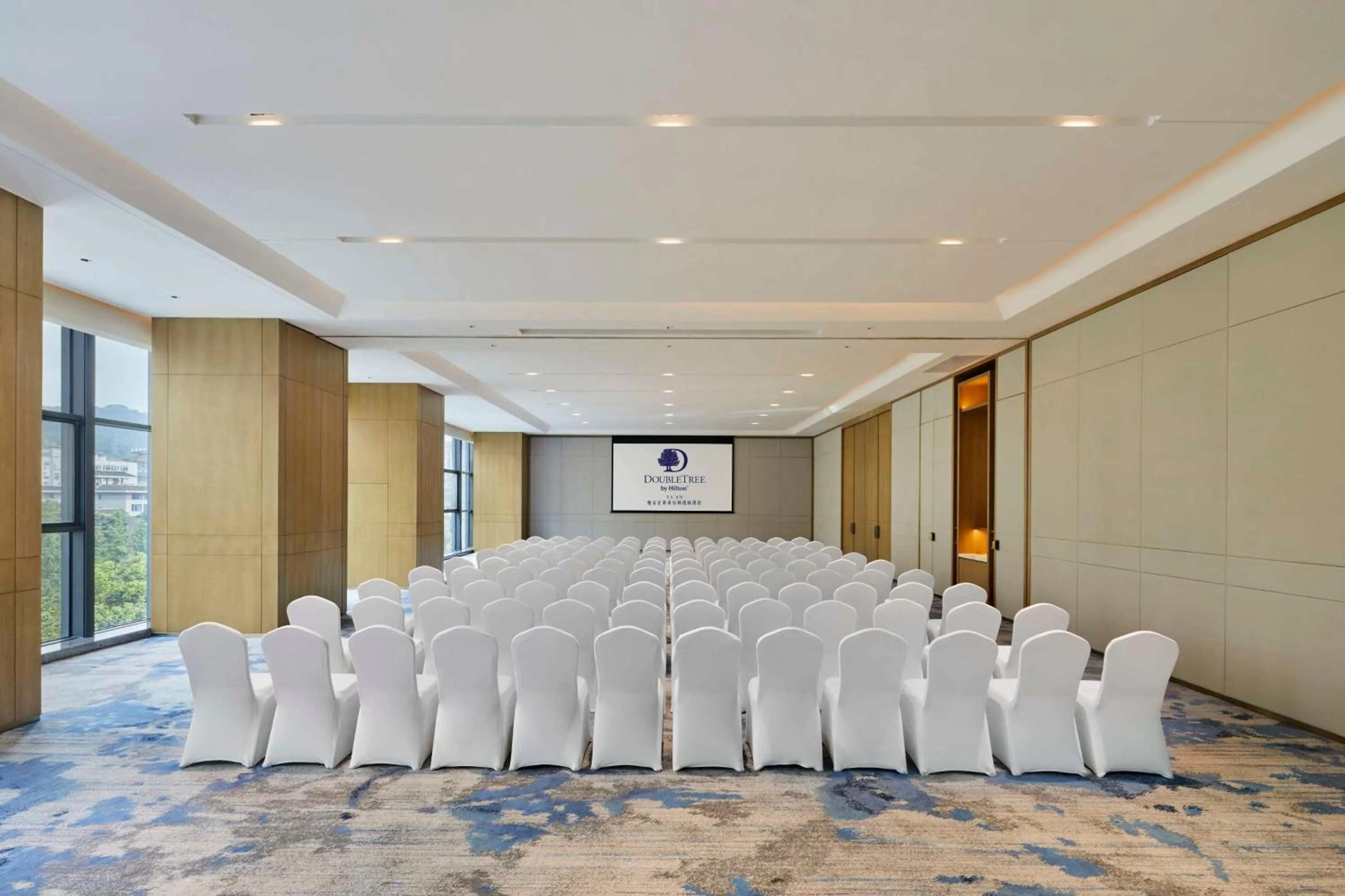 Meeting/conference room in DoubleTree By Hilton Ya'An