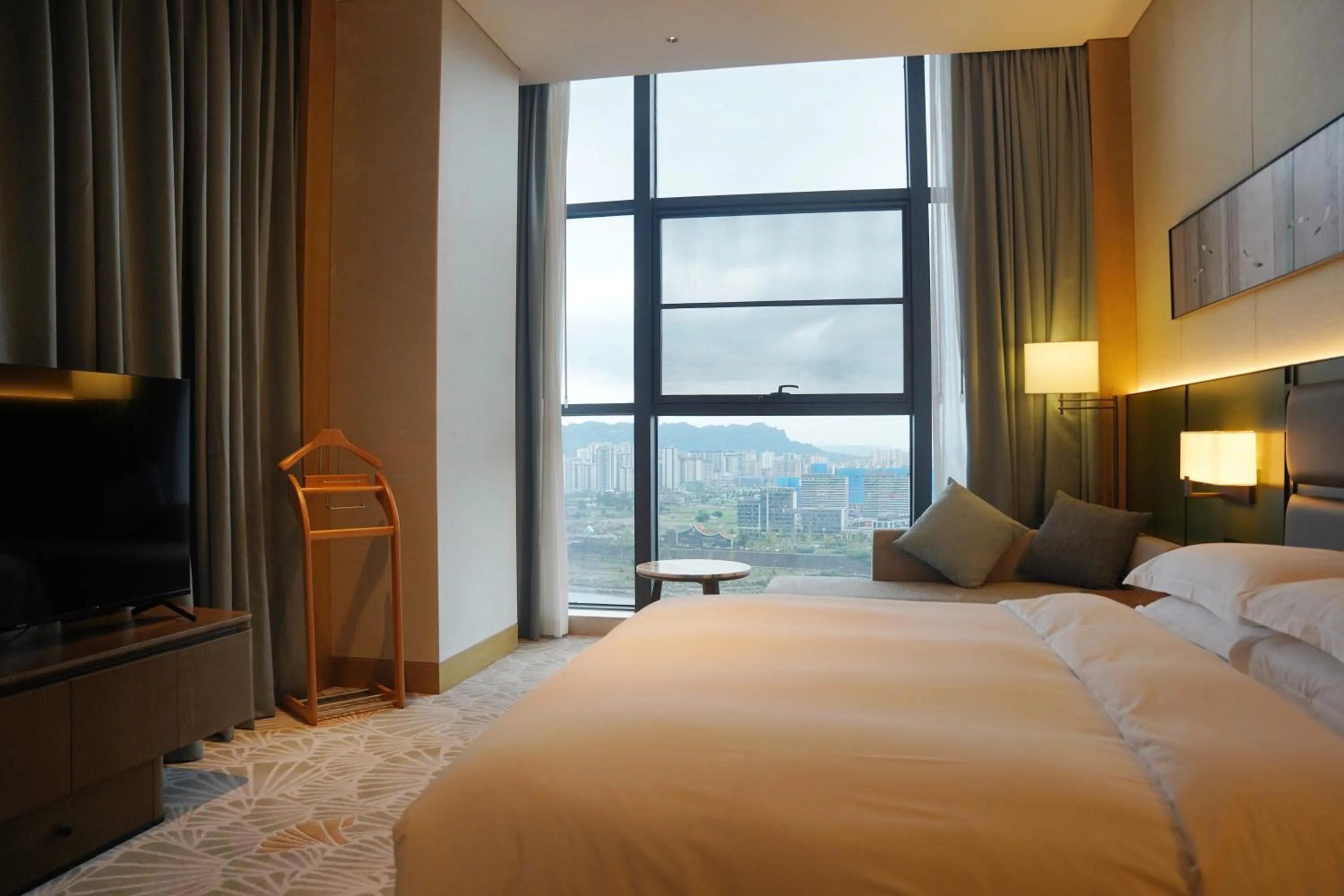 View (from property/room), Bed in DoubleTree By Hilton Ya'An