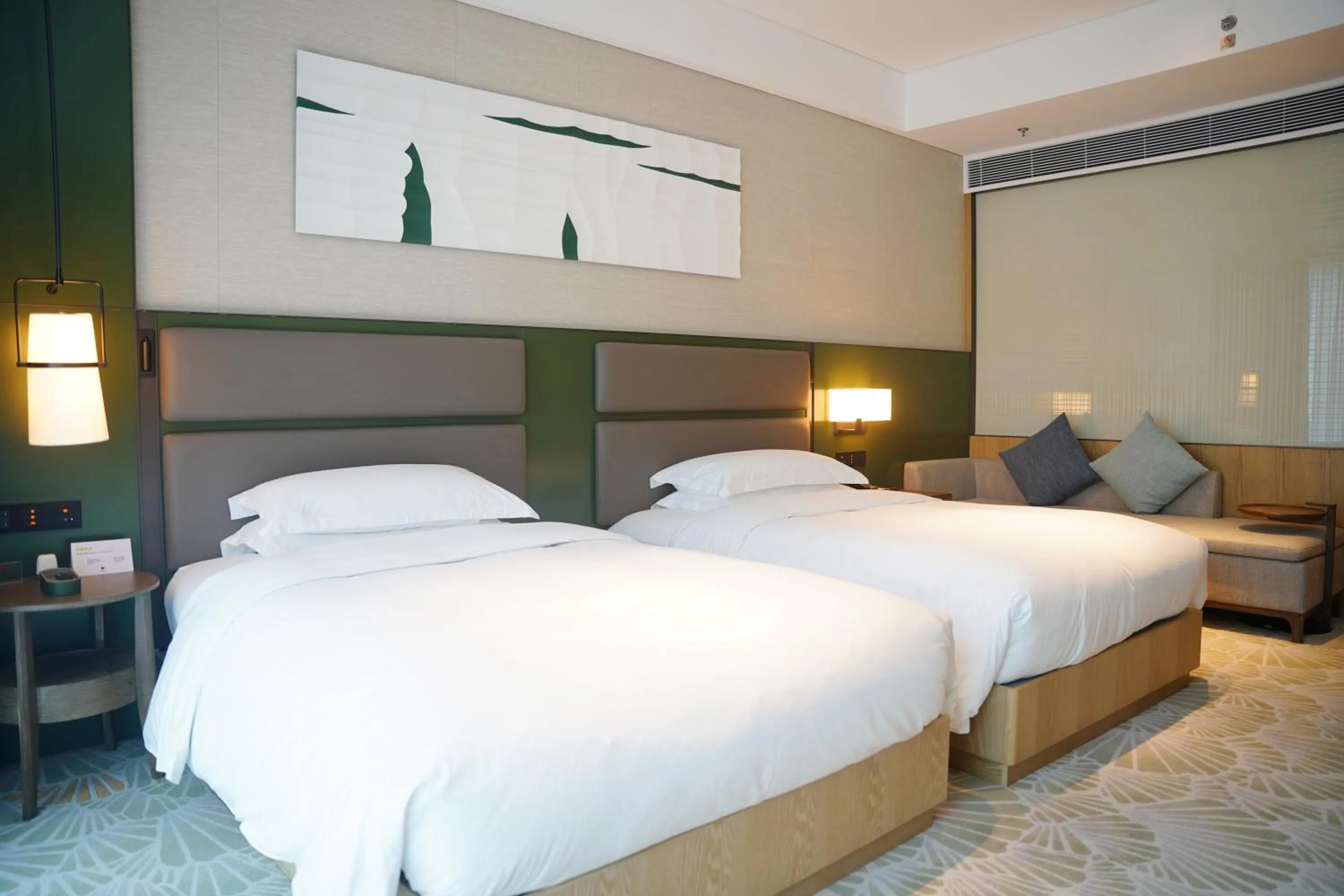 View (from property/room), Bed in DoubleTree By Hilton Ya'An