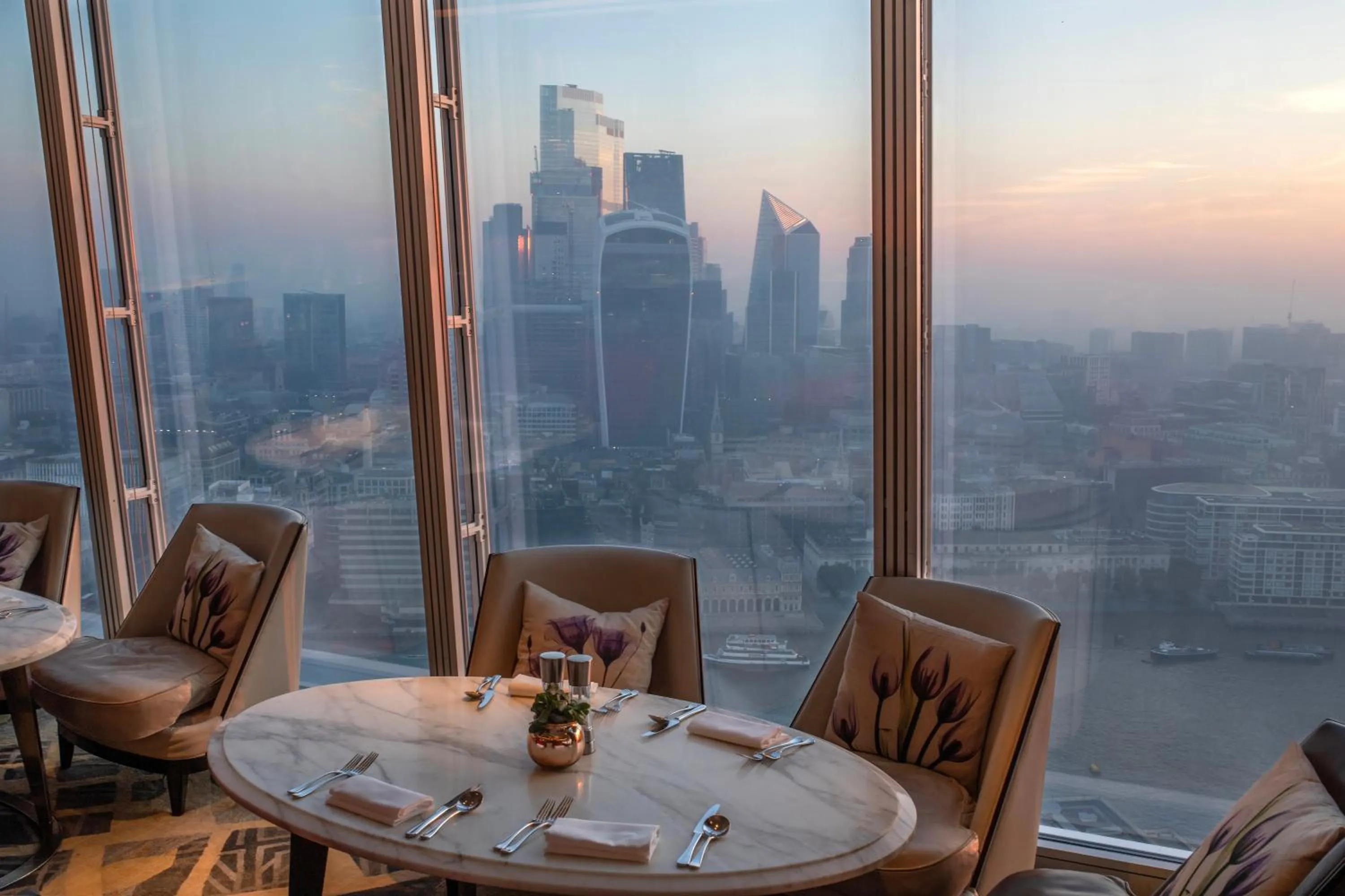 Restaurant/places to eat in Shangri-La The Shard, London