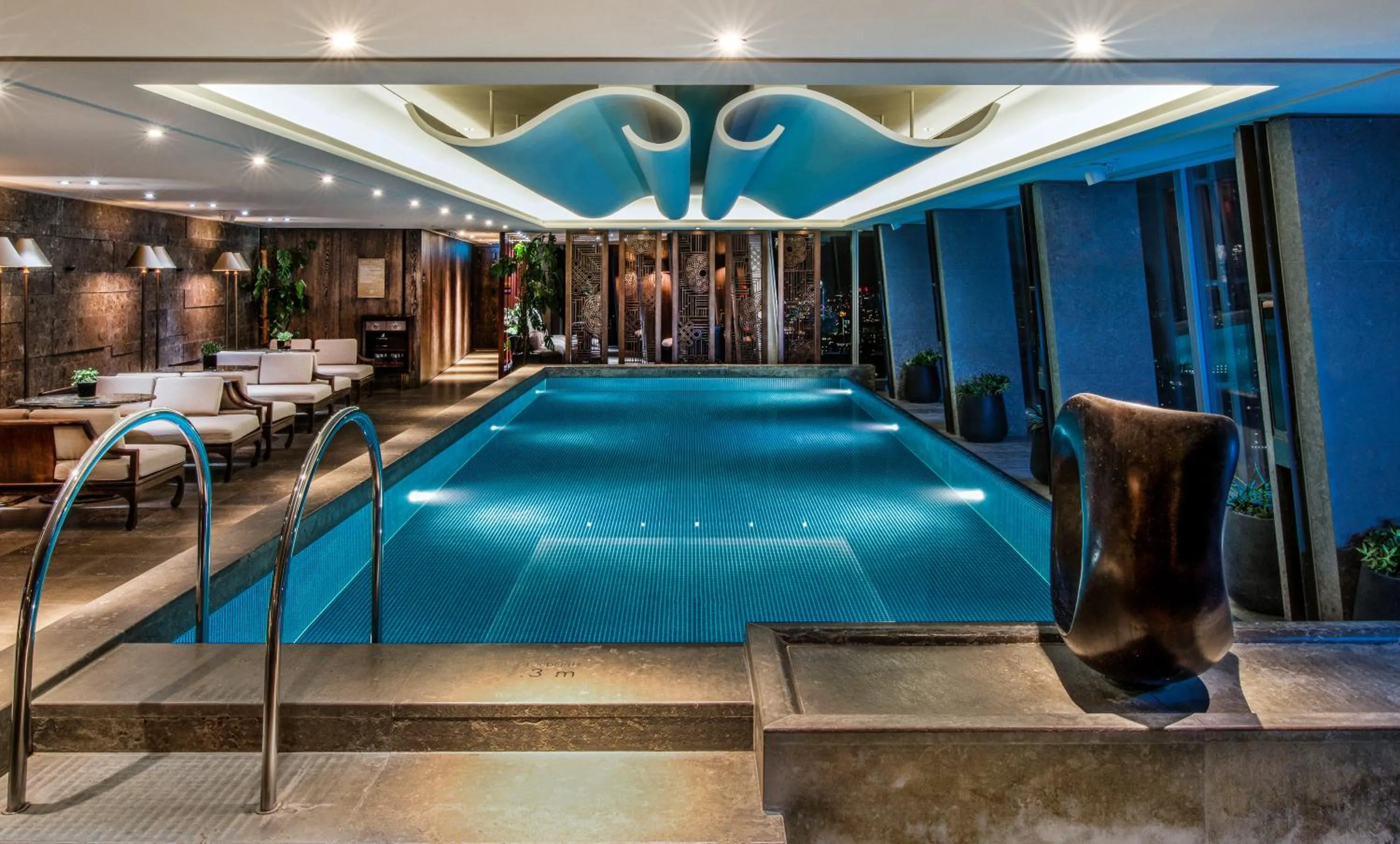 Swimming pool in Shangri-La The Shard, London