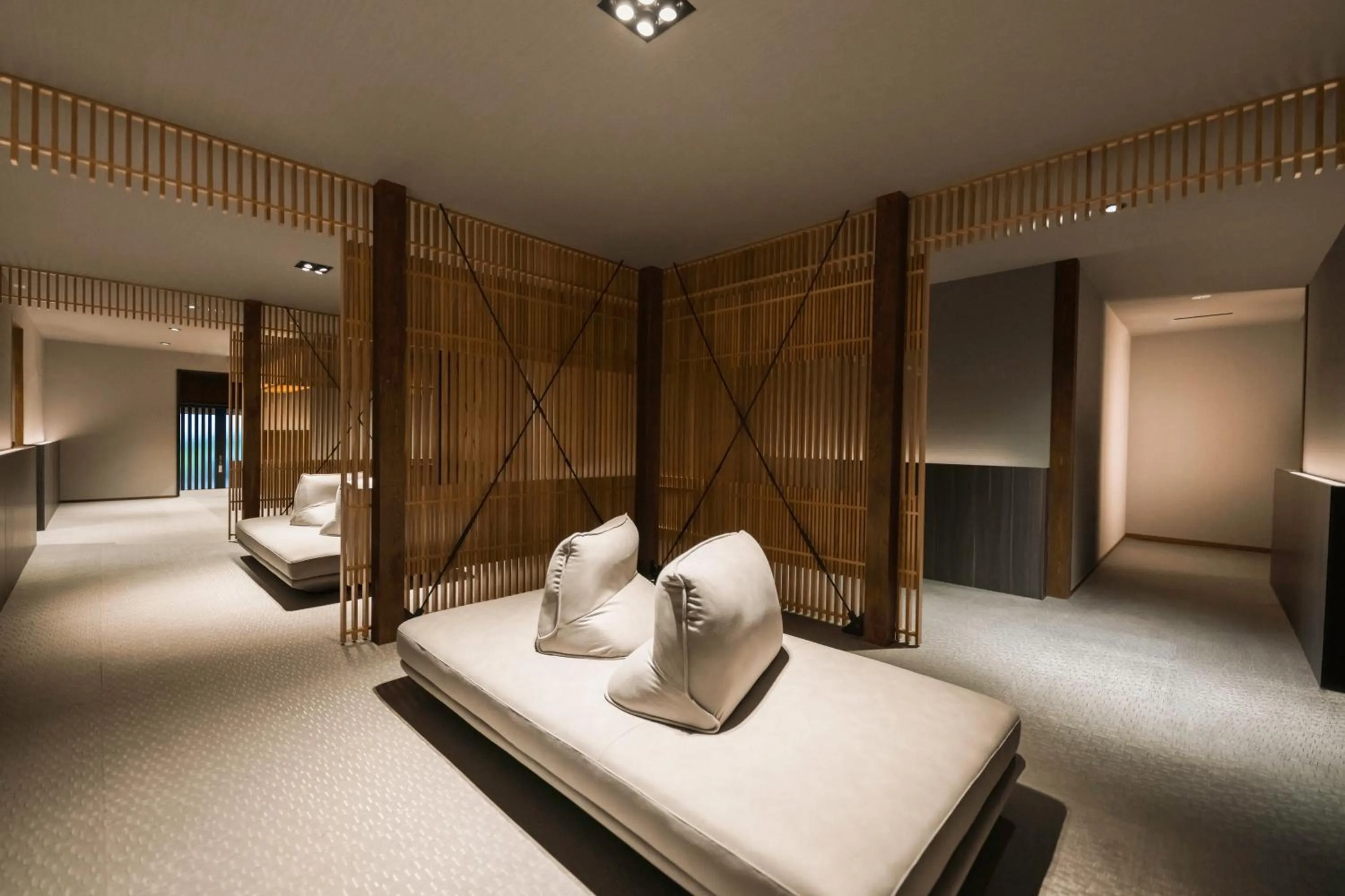 Communal lounge/ TV room, Bed in SKI INN HAKUBA