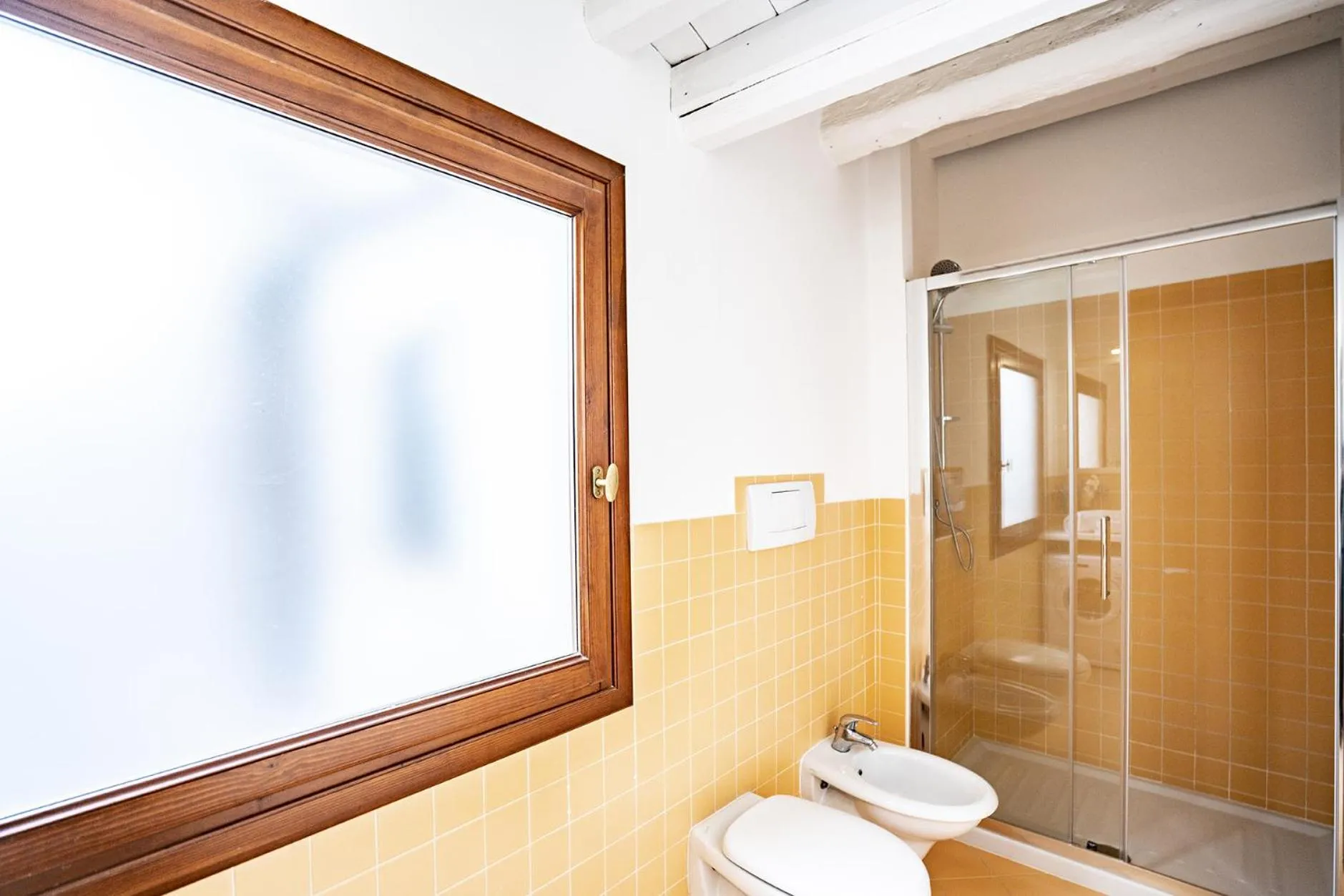 Bathroom in Ca' Dei Musicanti 3 Few Steps from Rialto Bridge!