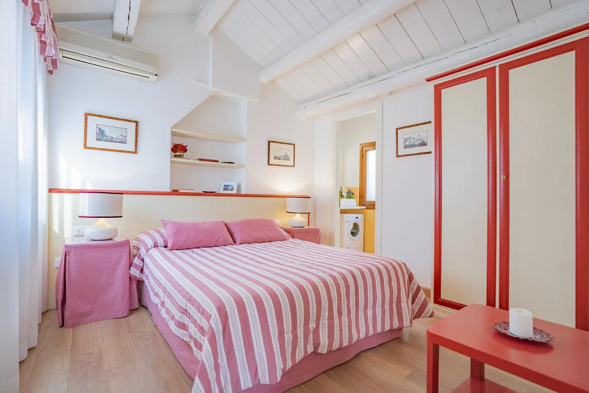 Bed in Ca' Dei Musicanti 3 Few Steps from Rialto Bridge!