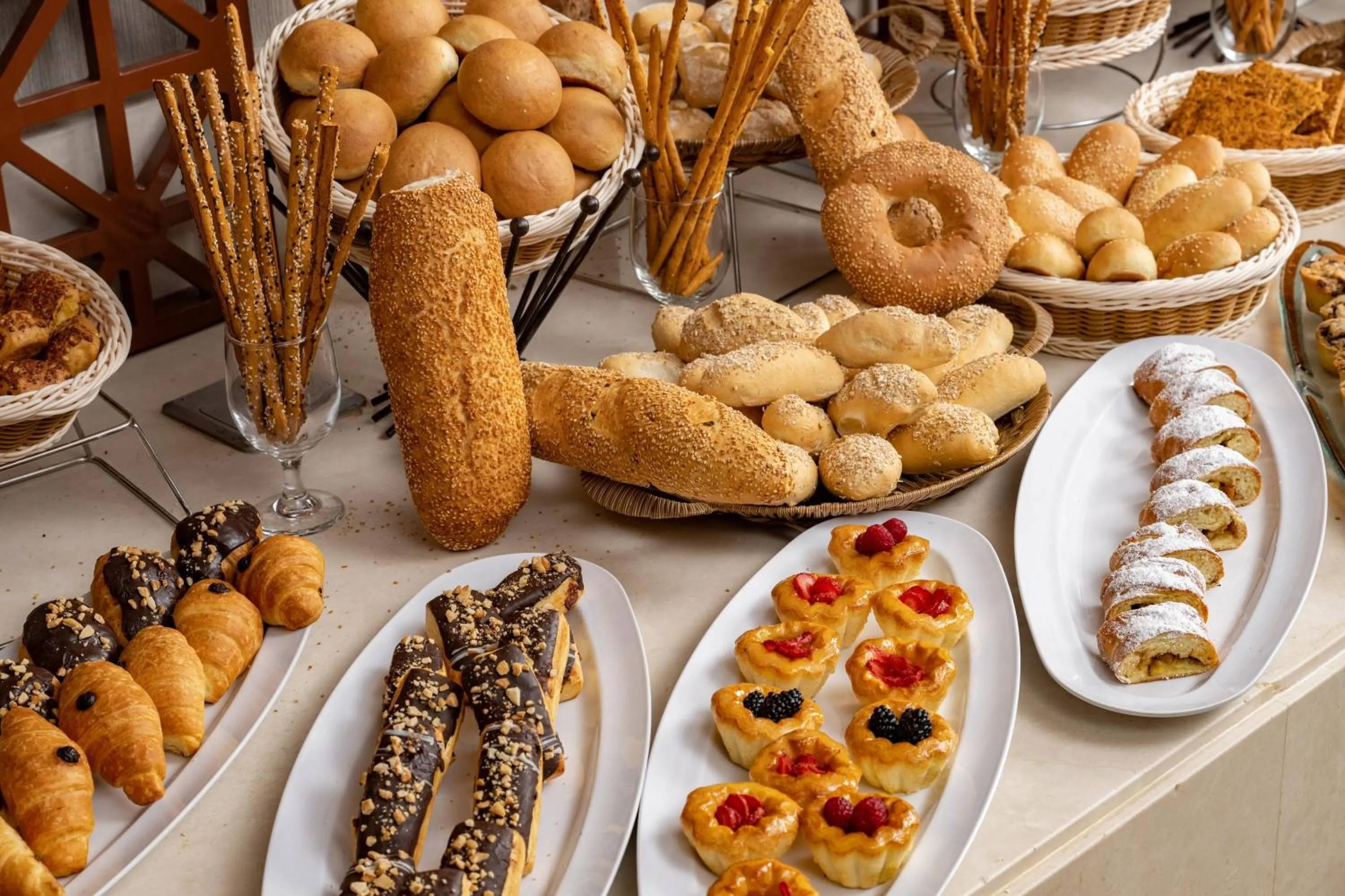 Food and drinks in Elaf Al Taqwa Hotel