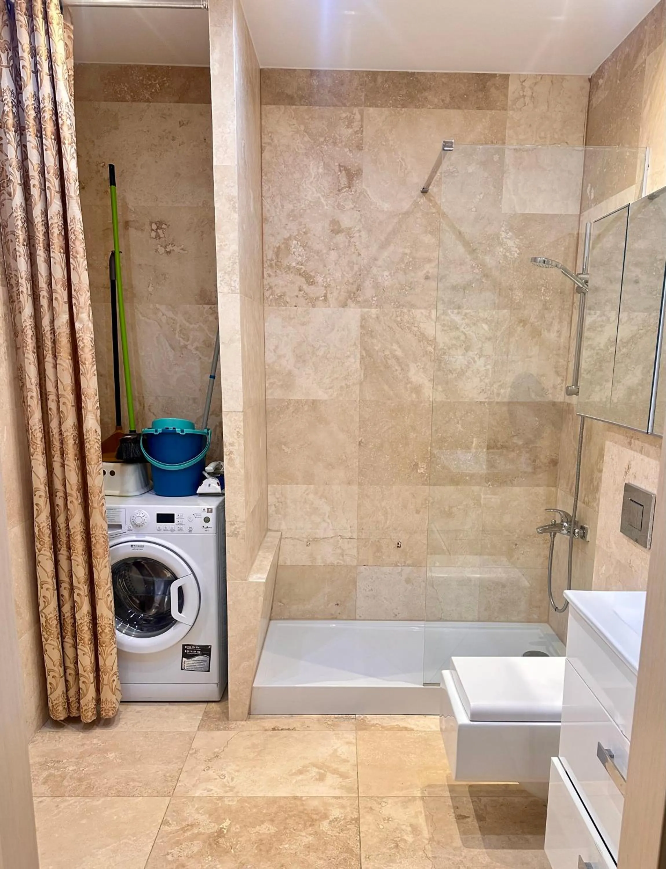 Toilet in Rezydencja Wind Rose - luxury ApartHotel Gdansk