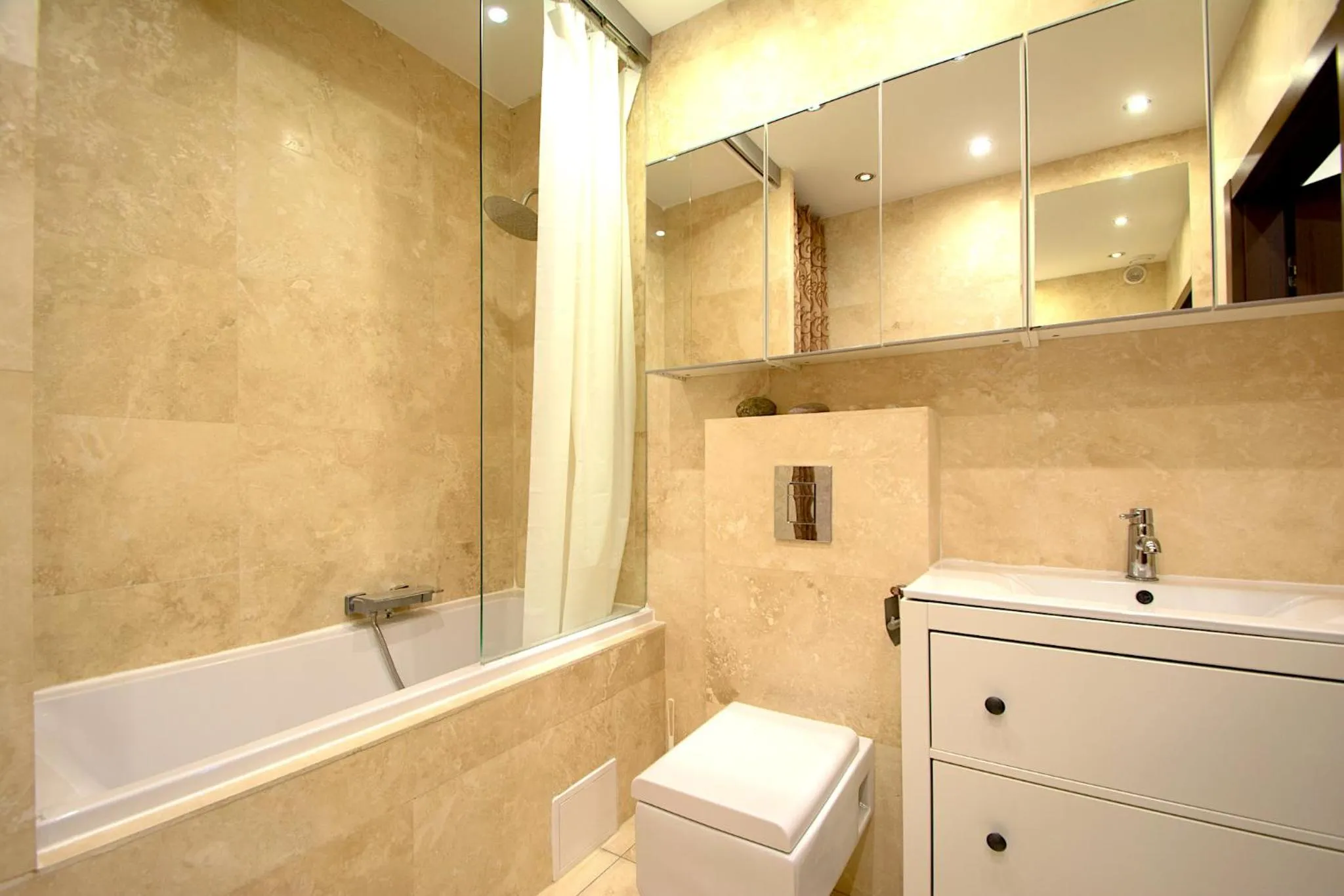 Toilet in Rezydencja Wind Rose - luxury ApartHotel Gdansk