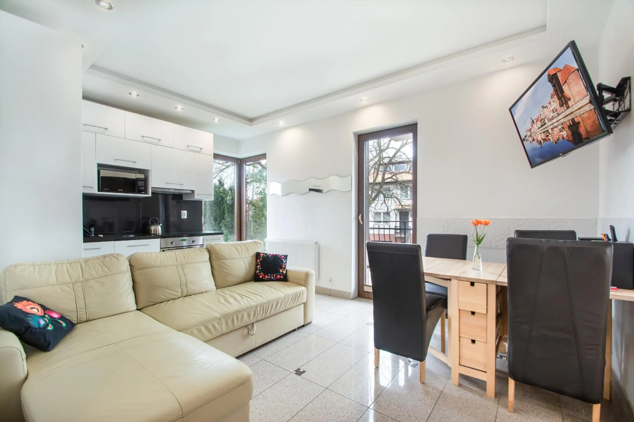 TV and multimedia in Rezydencja Wind Rose - luxury ApartHotel Gdansk