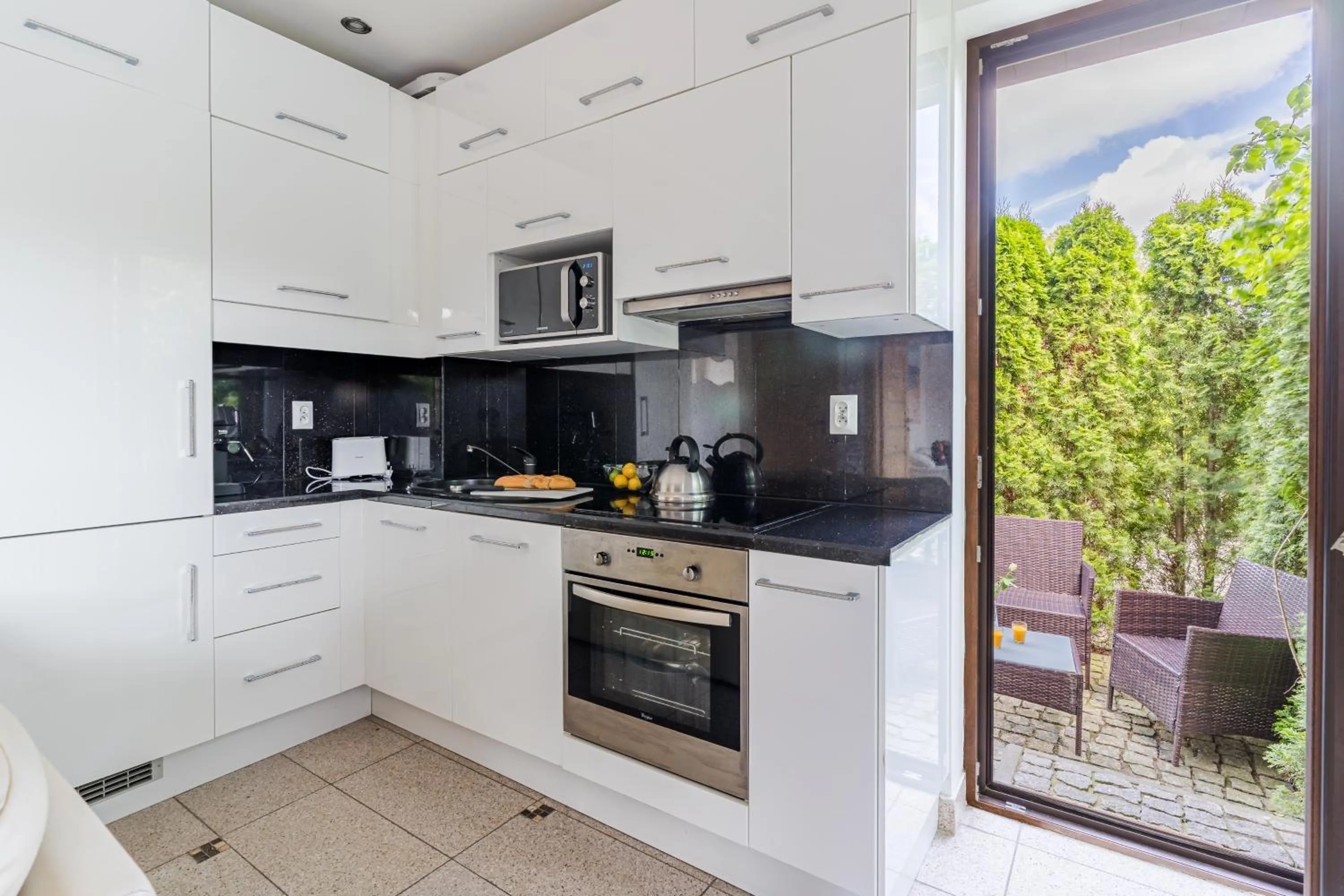 Kitchen or kitchenette in Rezydencja Wind Rose - luxury ApartHotel Gdansk